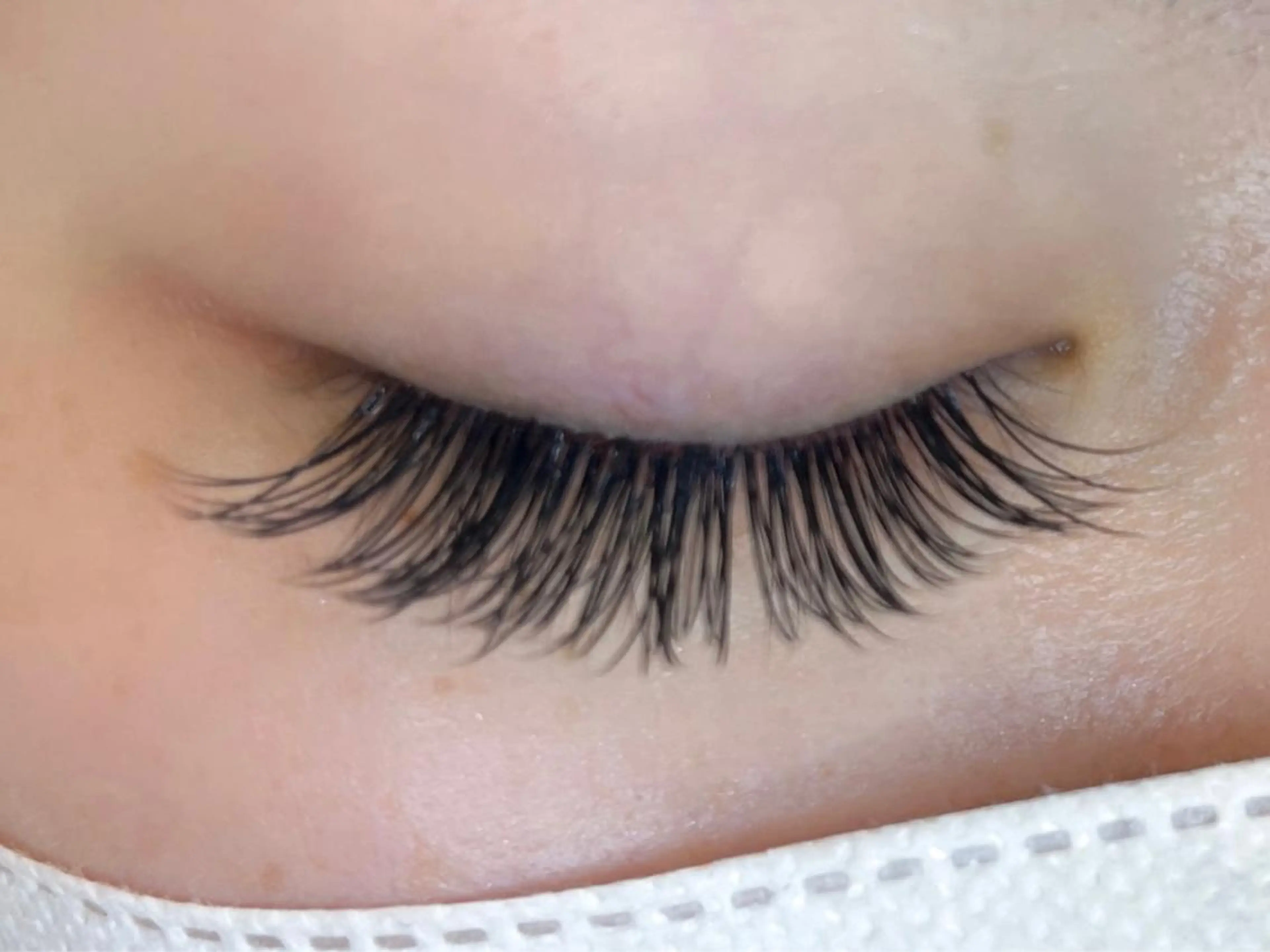 マツエク・マツパ 付け放題 バインドロック フラットラッシュ パリジェンヌラッシュリフト まつげパーマ マツエク オーロラ所属・AURORA RINAのマツエク・マツパデザイン