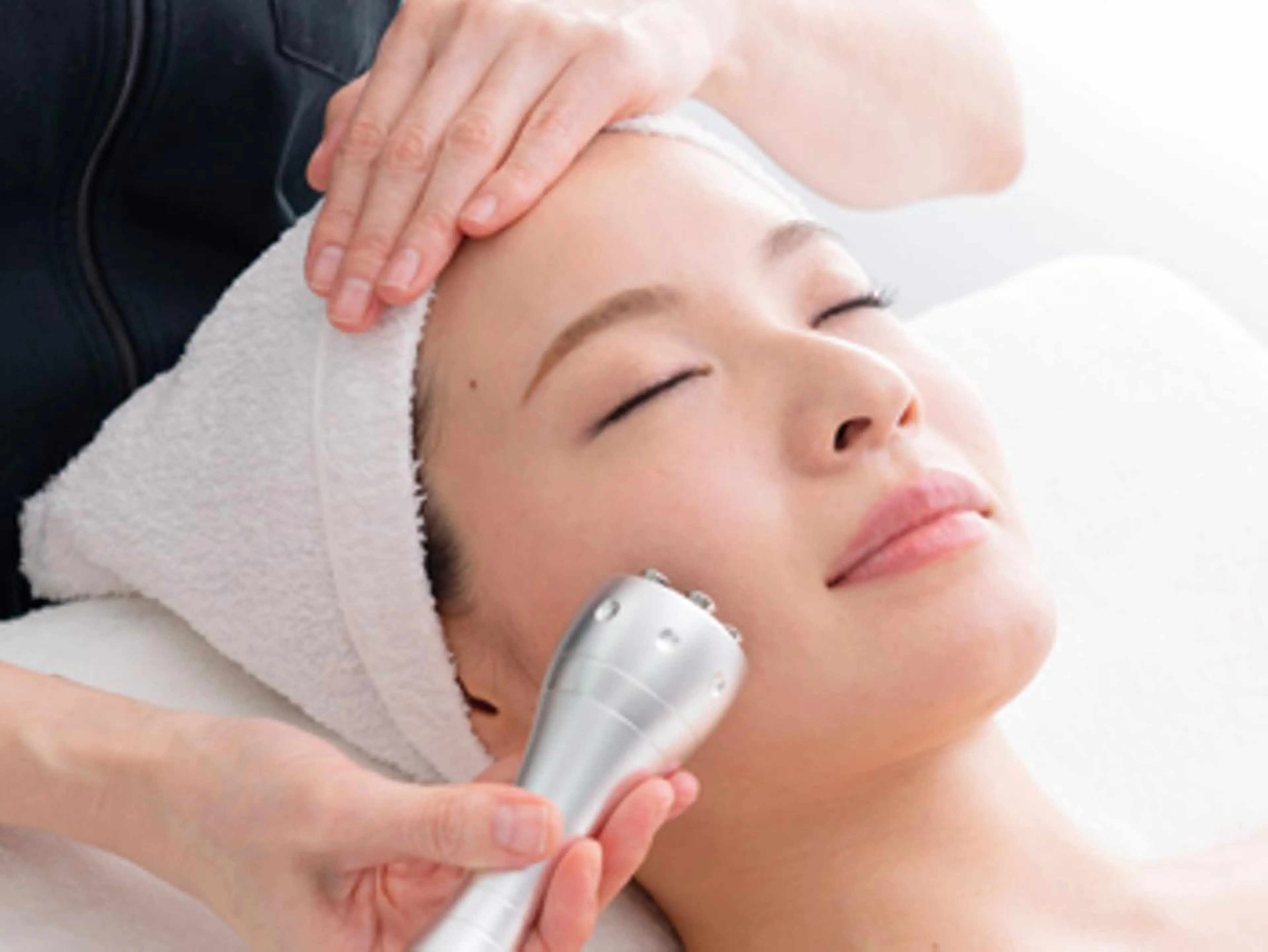 【満足度NO１ケア】◆贅沢ケア毛穴洗浄ヒト幹細胞小顔リフト★ニキビ毛穴小顔の写真