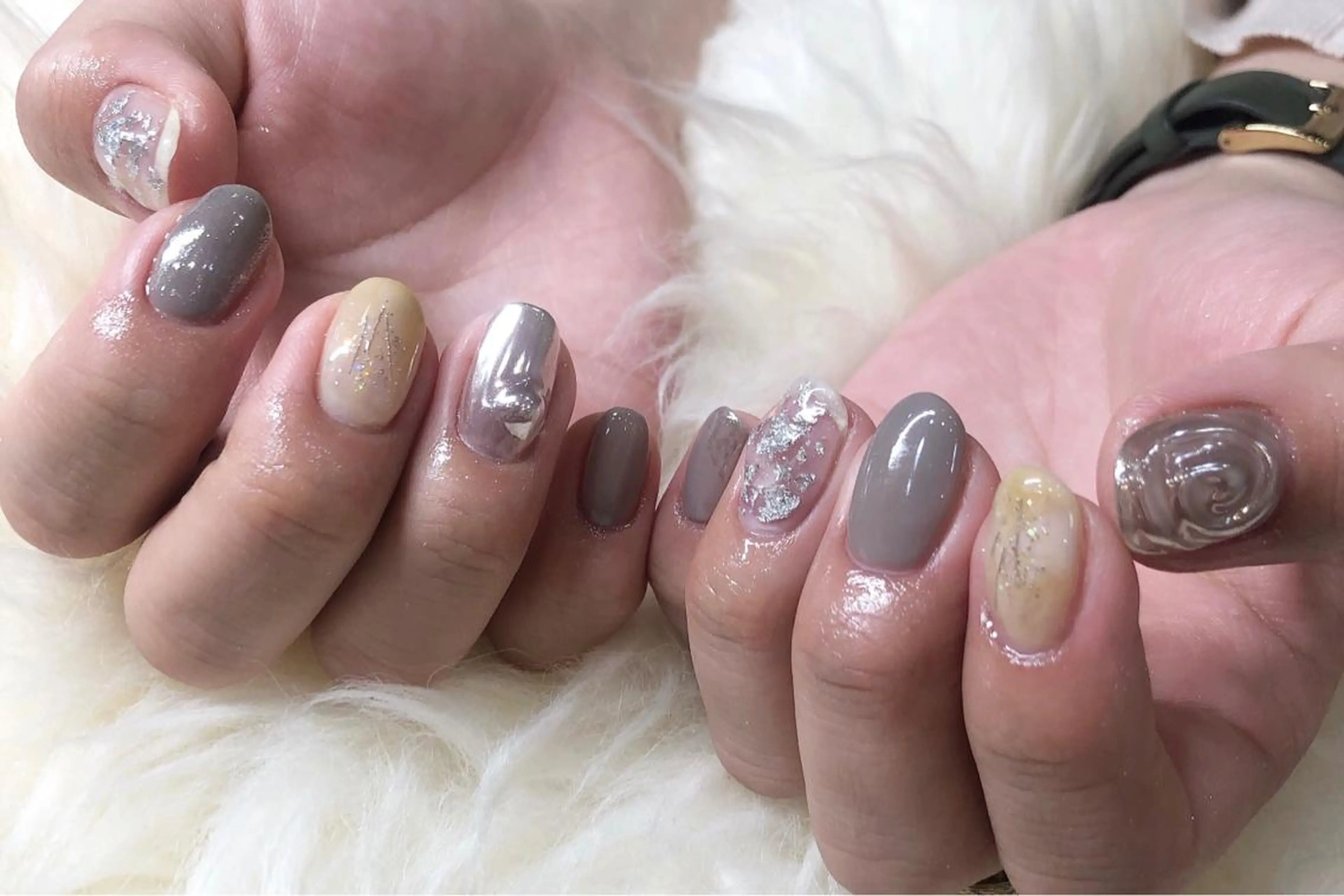ネイル ミラーネイル ニュアンスネイル ハンドネイル ëmma nail_ by chulaのネイルデザイン
