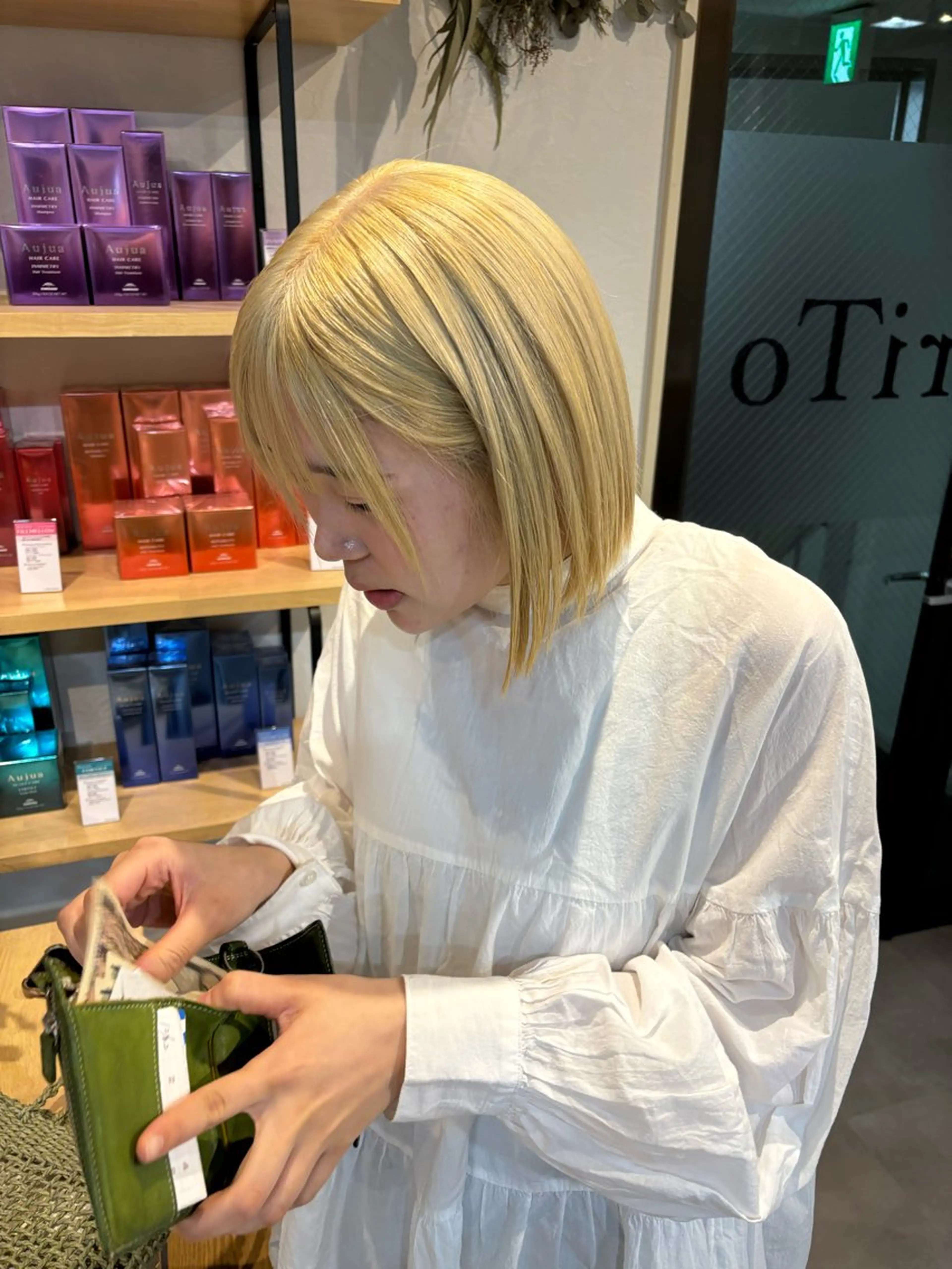 ミディアム 韓国/透明感 Veluaのヘアスタイル