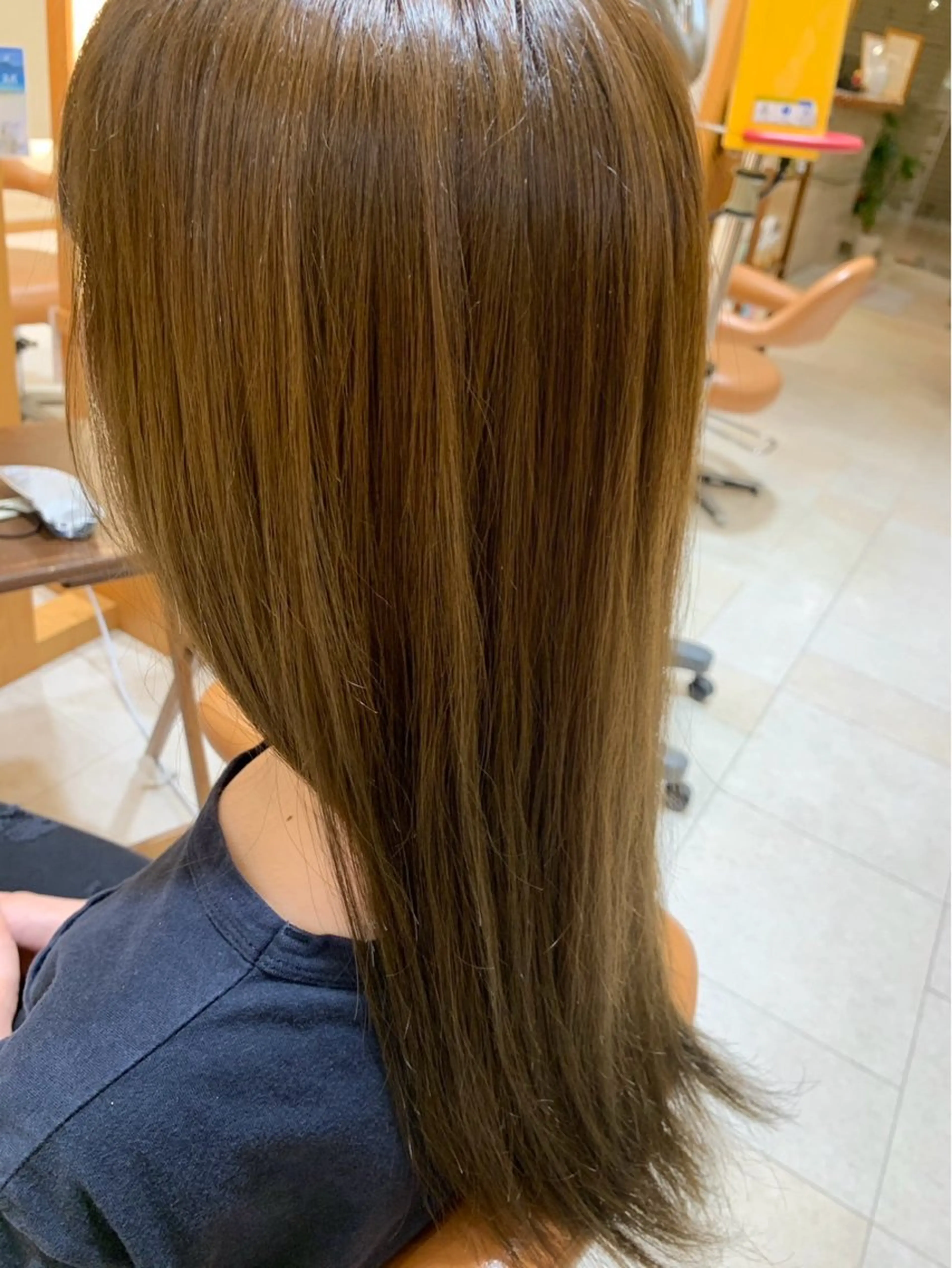 ロング 縮毛矯正 モリオフロムロンドン所属・富田 昭月のヘアスタイル