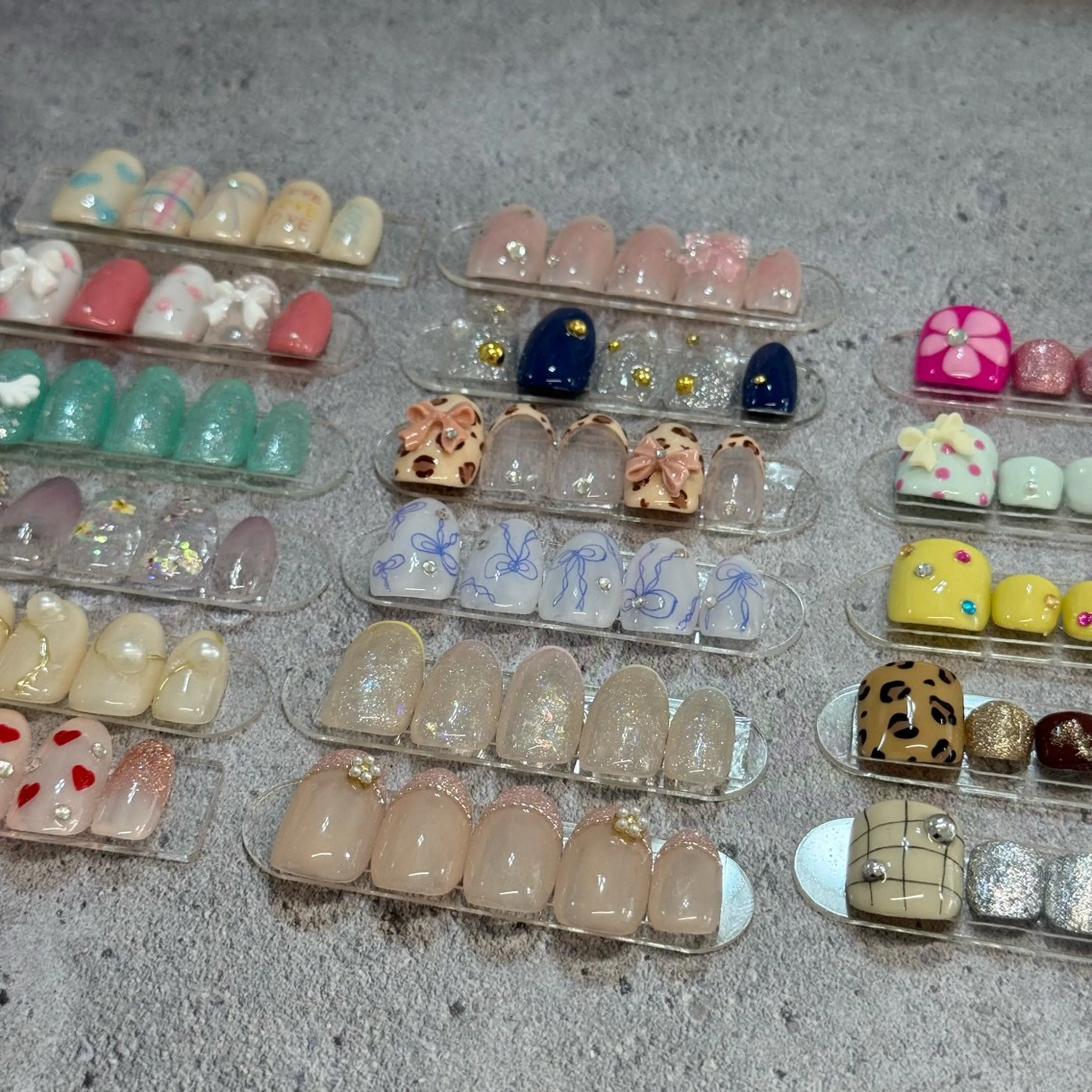 ネイル Loa　salon所属・小畑 寧捺のネイルデザイン