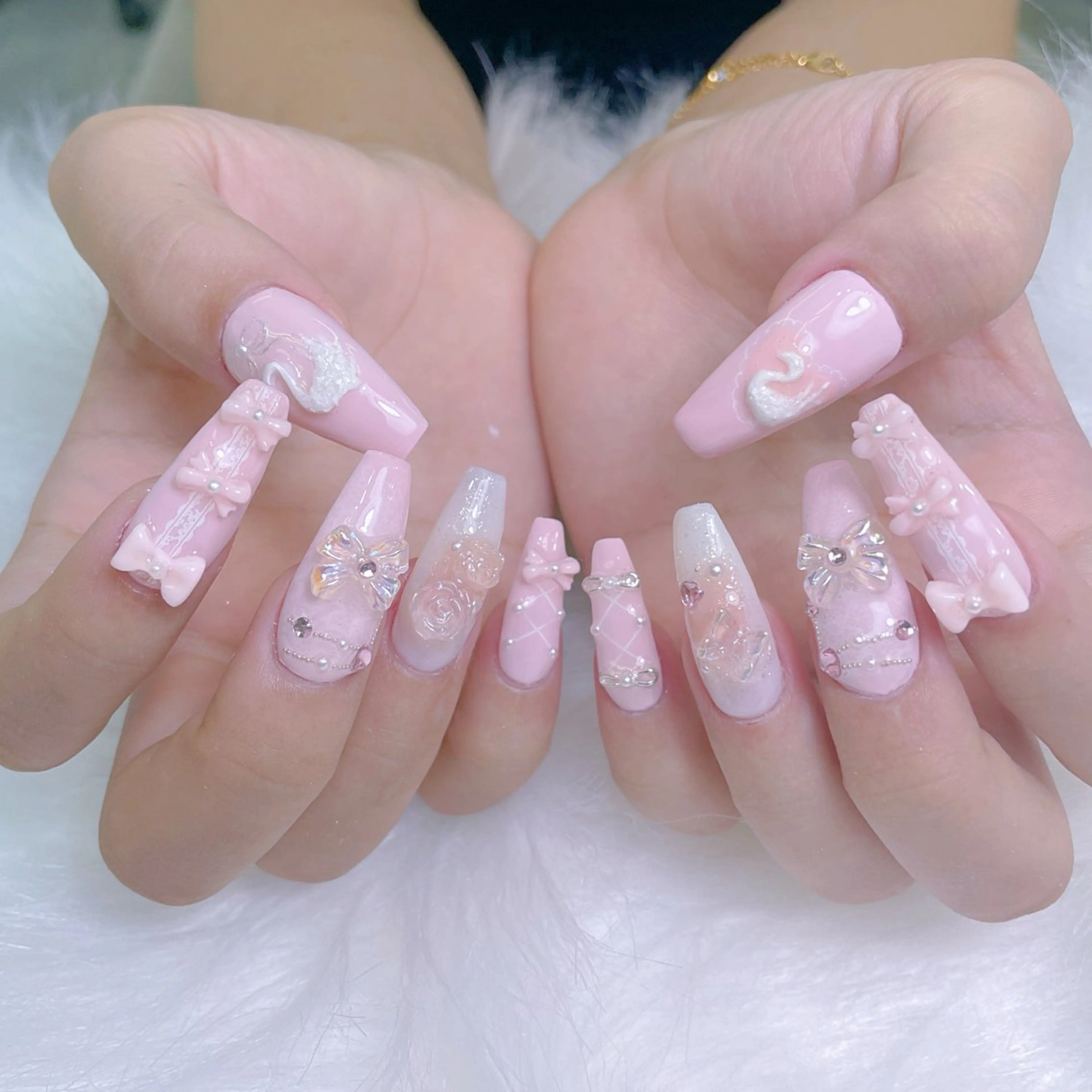 ネイル オーロラネイル フレンチネイル ガーリー ハート 韓国ネイル ハンドネイル Melody Nail所属・Melody  3D/スカルプ専門店のネイルデザイン