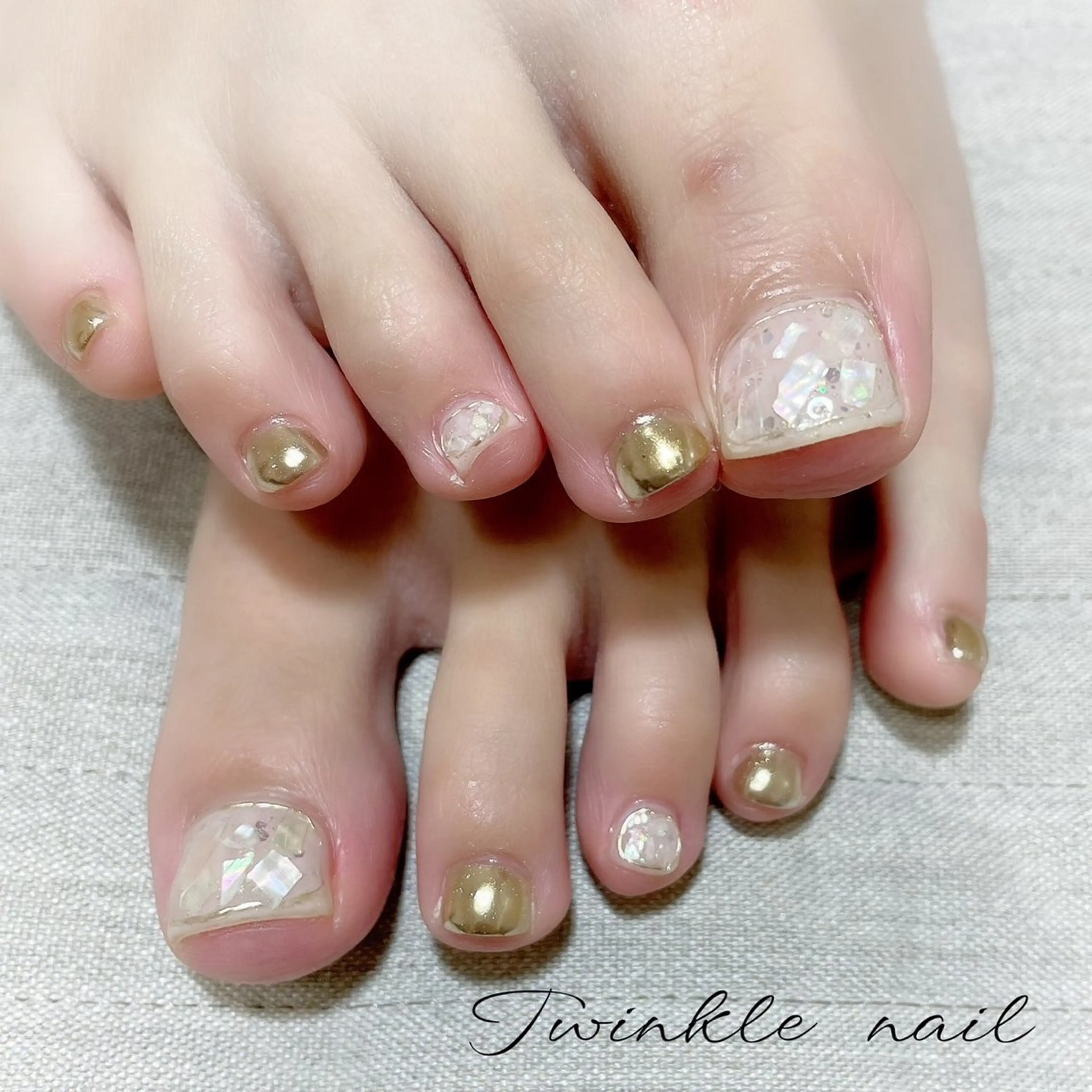 ネイル フットネイル 中井 綾香の眉毛・アイブロウイメージ