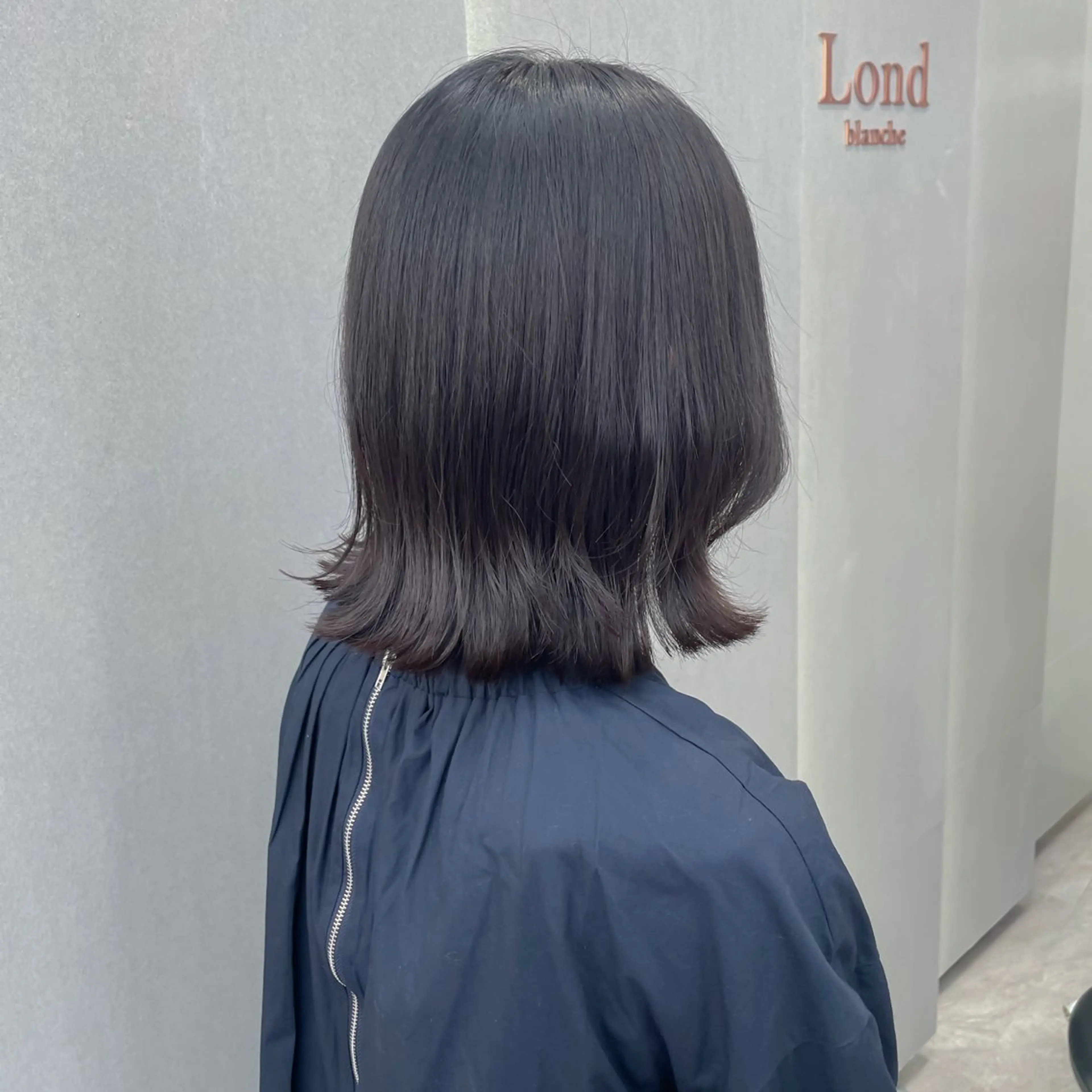 ミディアム ストンボブ/レイヤー 艶カラー💎ヒデジのヘアスタイル