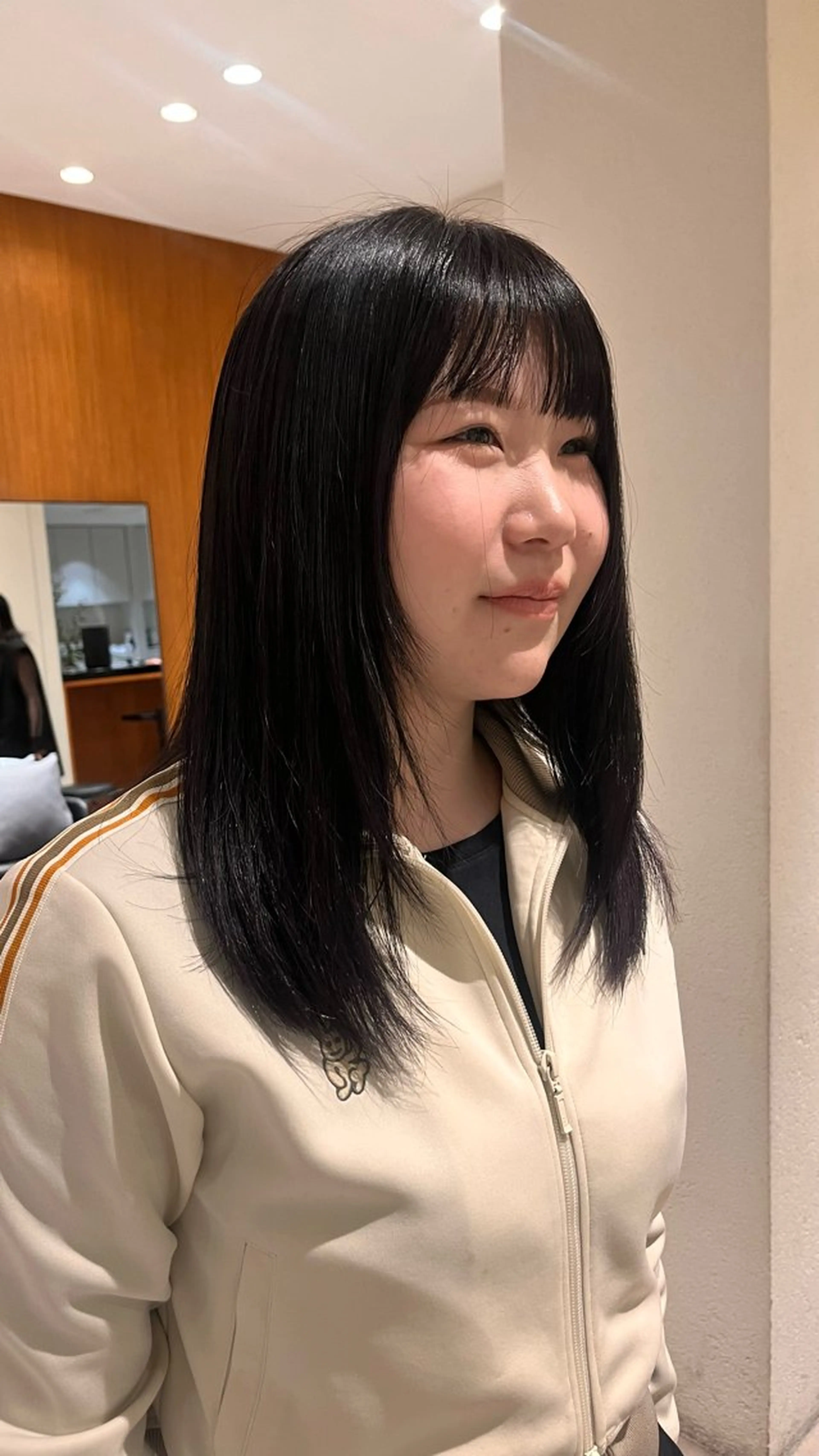 セミロング yiye aoyama所属・表参道yiye うららのヘアスタイル