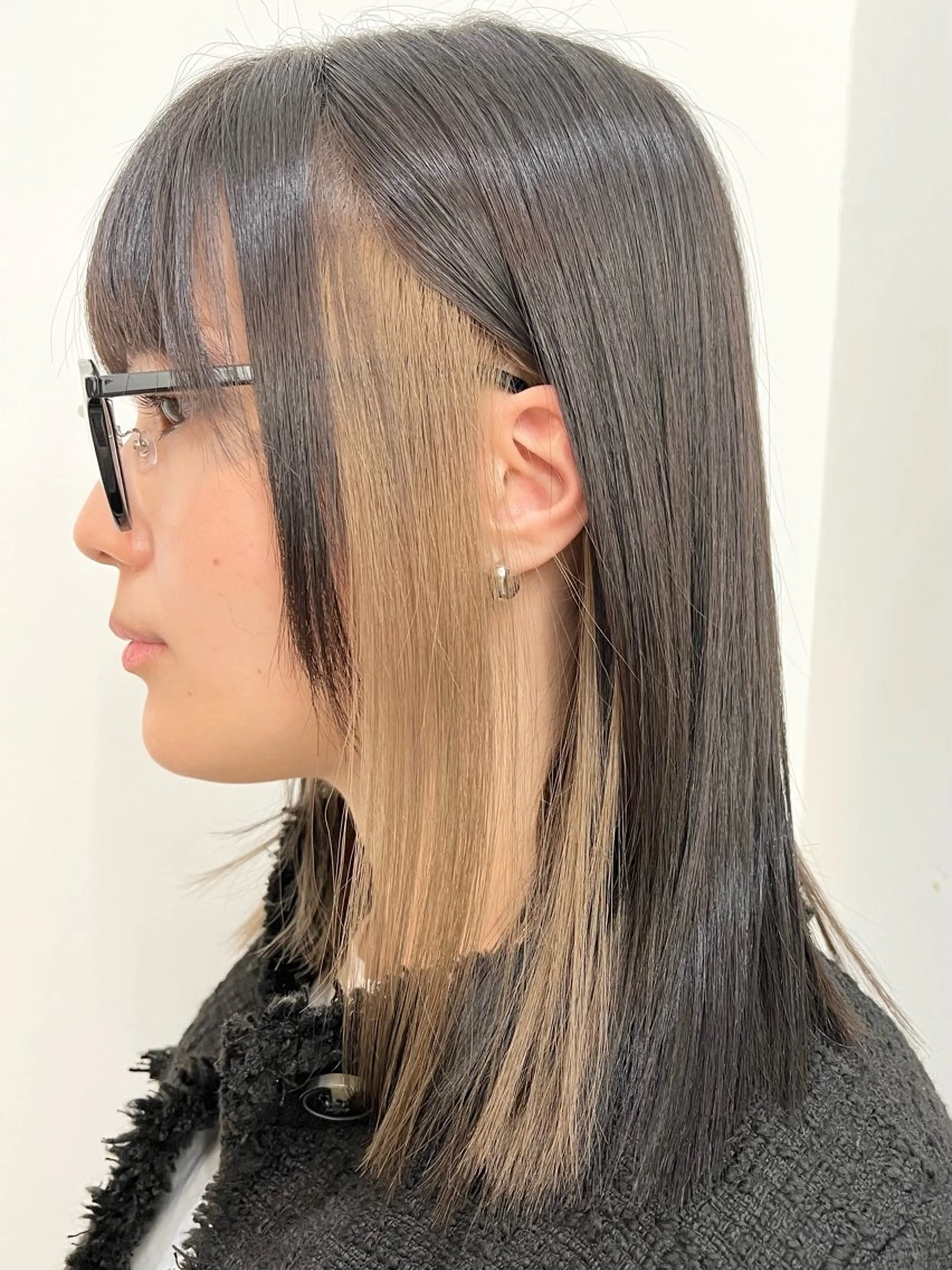 セミロング カラー ブリーチ インナーカラー ヘアカラー トリートメント Ami ブリーチ/ハイトーンのヘアスタイル