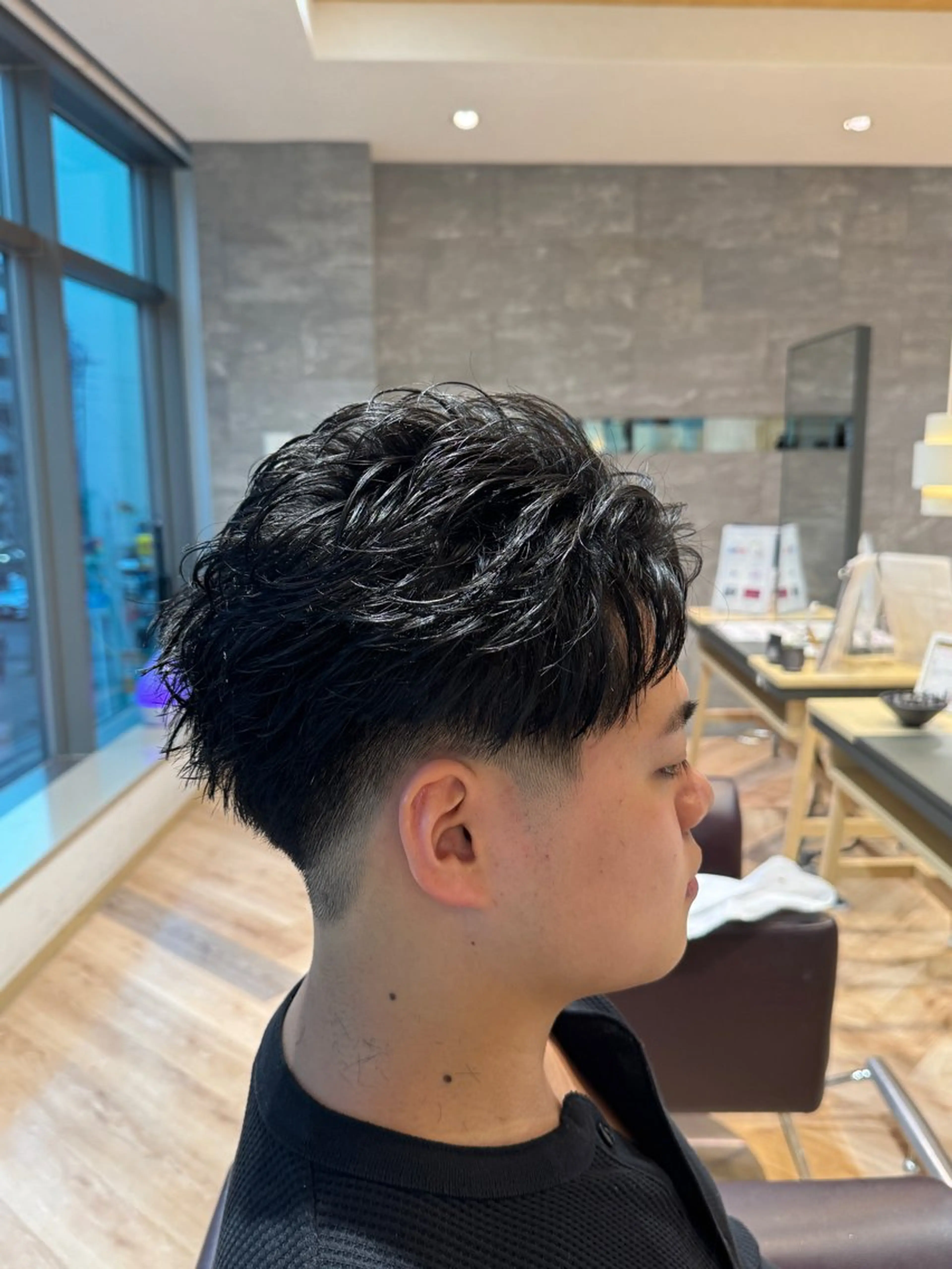 ショート メンズ フェードカット メンズ特化/ センターパート/八谷のヘアスタイル