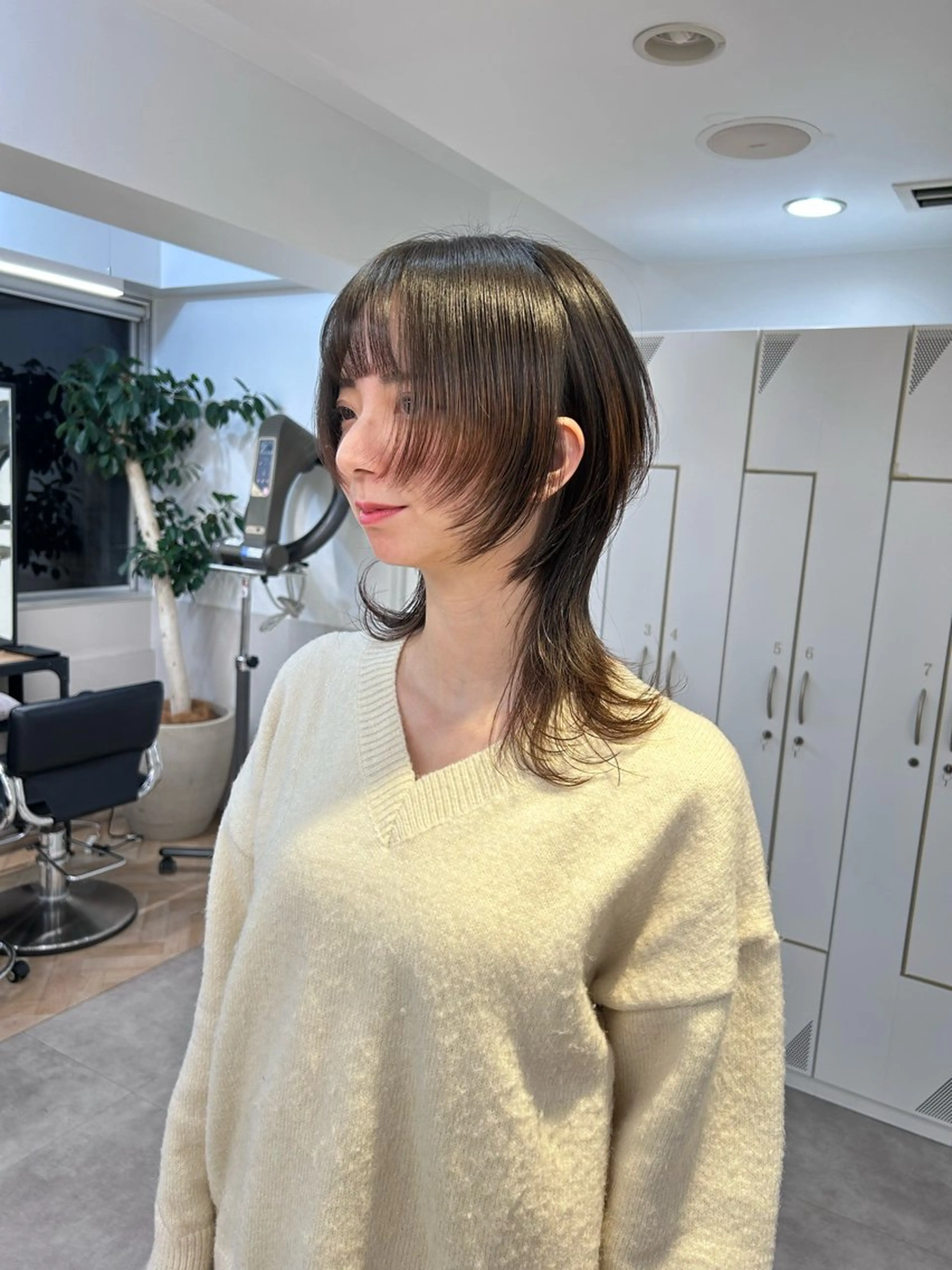 セミロング 木下英治/ウルフ /レイヤー/銀座のヘアスタイル