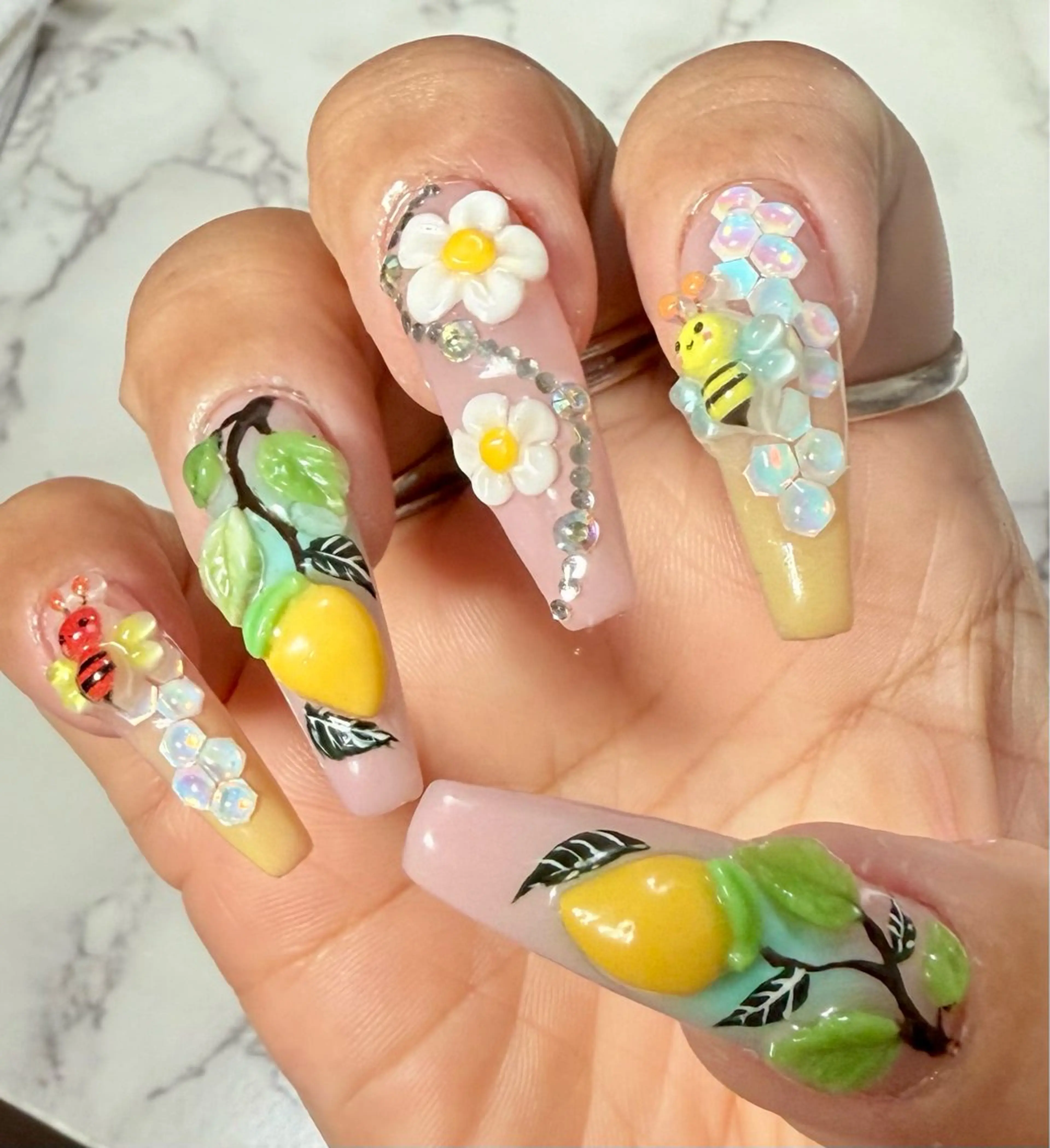 ネイル アートネイル 氷ネイル・うるうるネイル キラキラネイル ラメ(グリッター) マグネットネイル M.N_ nailのネイルデザイン