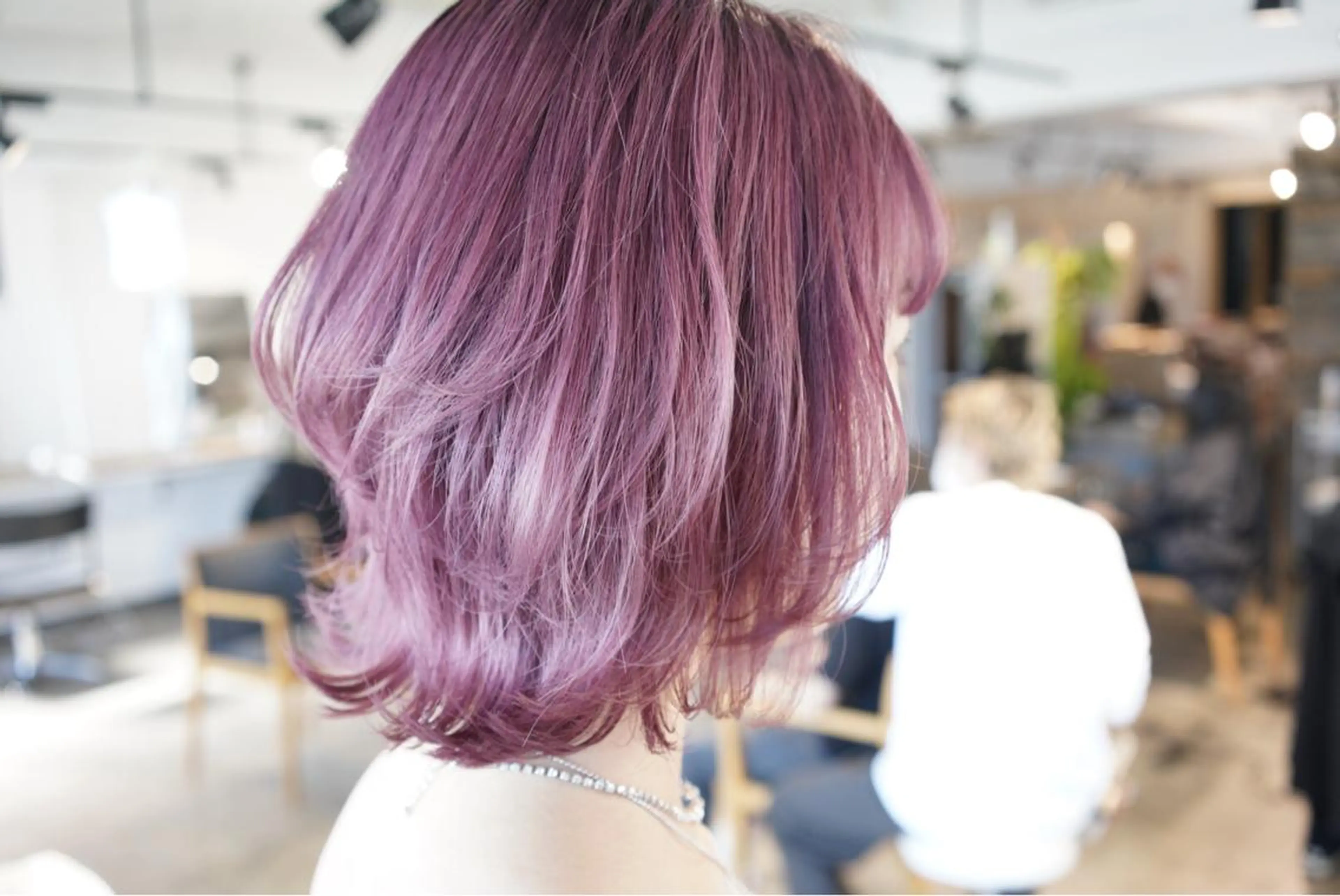 ミディアム カラー ピンクカラー ピンクパープル パープルカラー ヘアカラー トリートメント ハイトーン/レイヤー /ケアブリーチ石川治のヘアスタイル