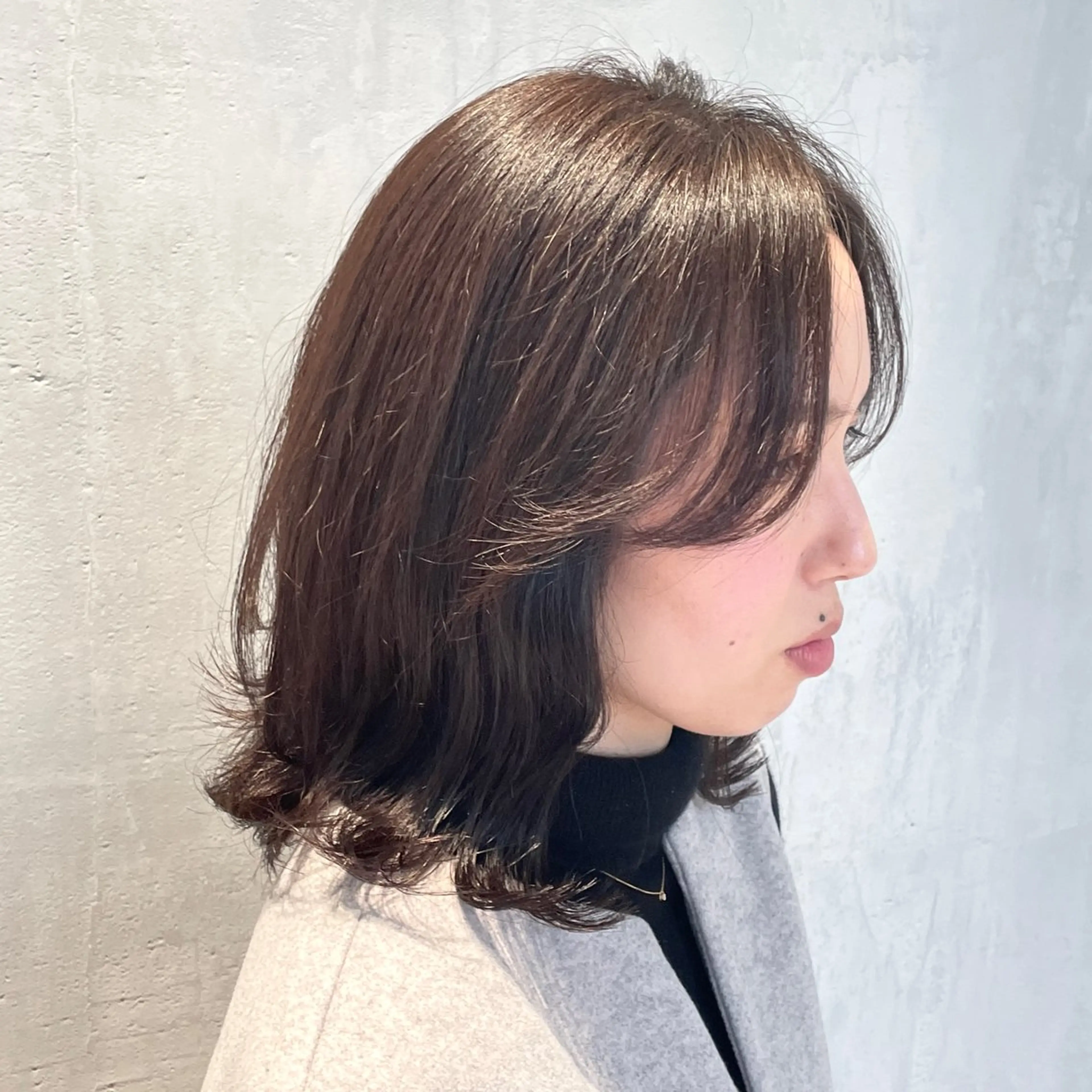 ミディアム カラー グレージュ ハイライトカラー くびれヘア ハイライト 外ハネヘア ヘアカラー トリートメント DX SHARE SALON所属・matka白髪ぼかし 大人ヘア/KEIKOのヘアスタイル