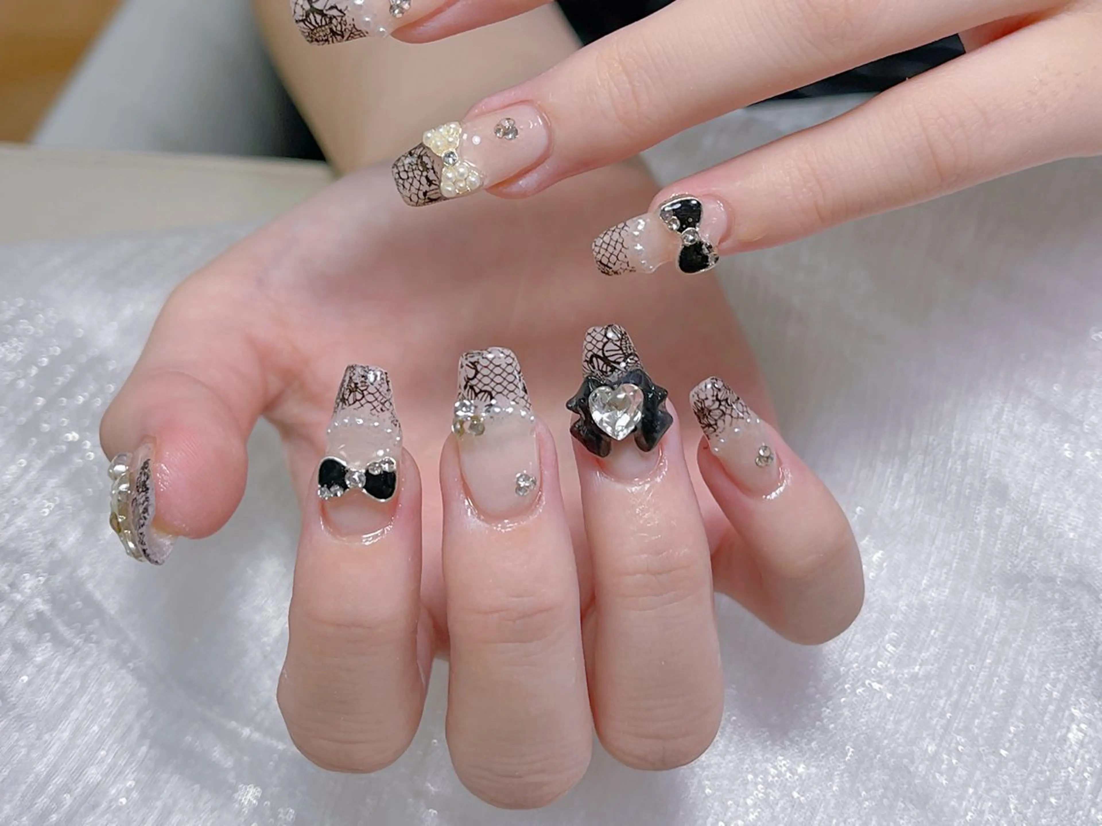 ネイル ハンドネイル 🎀ネイルサロン エクラYUI🎀のネイルデザイン