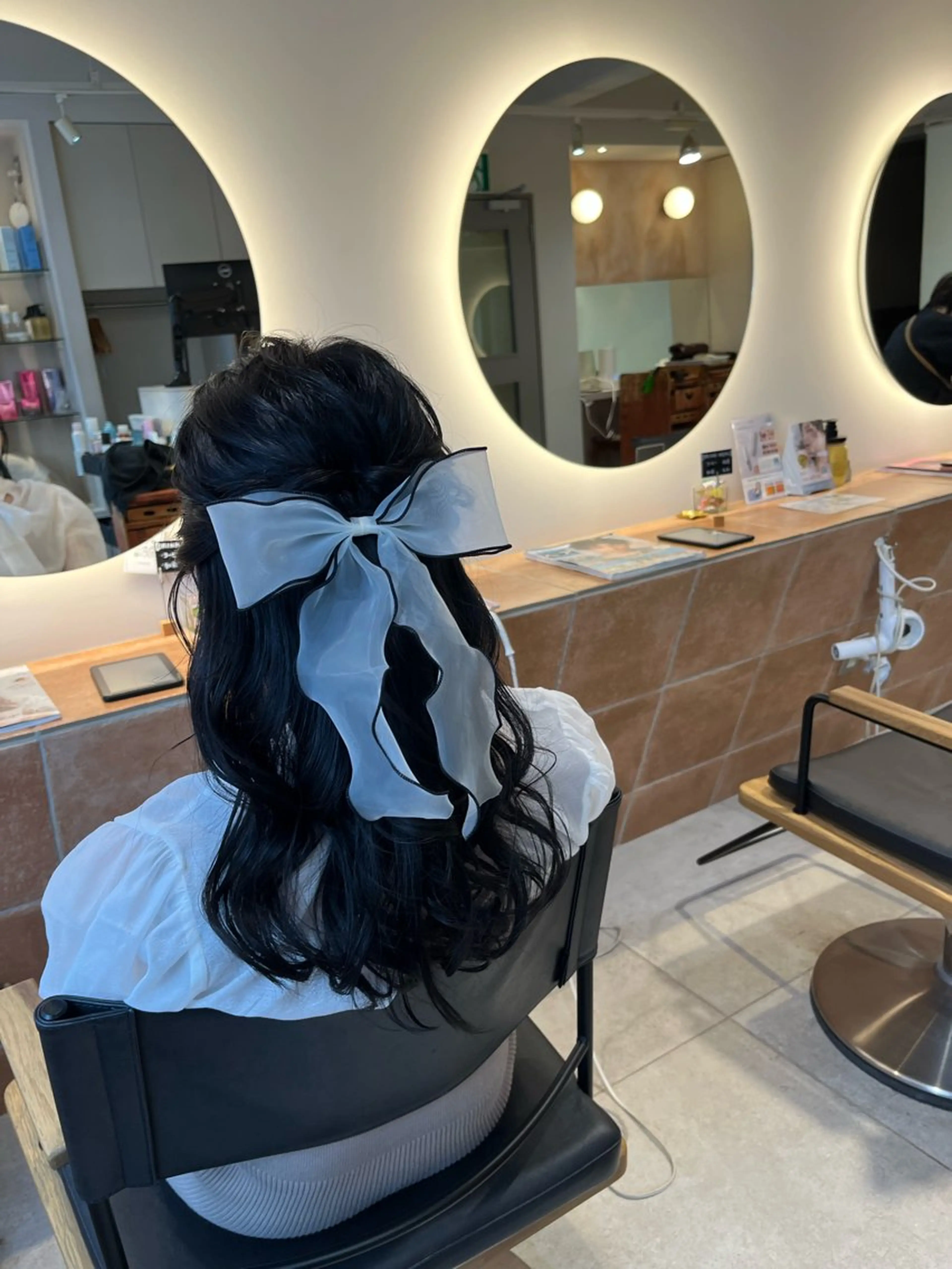 セミロング ヘアアレンジ ハーフアップ 結婚式・ブライダル カラー/ブリーチ✨ セットモデル/コハルのヘアスタイル