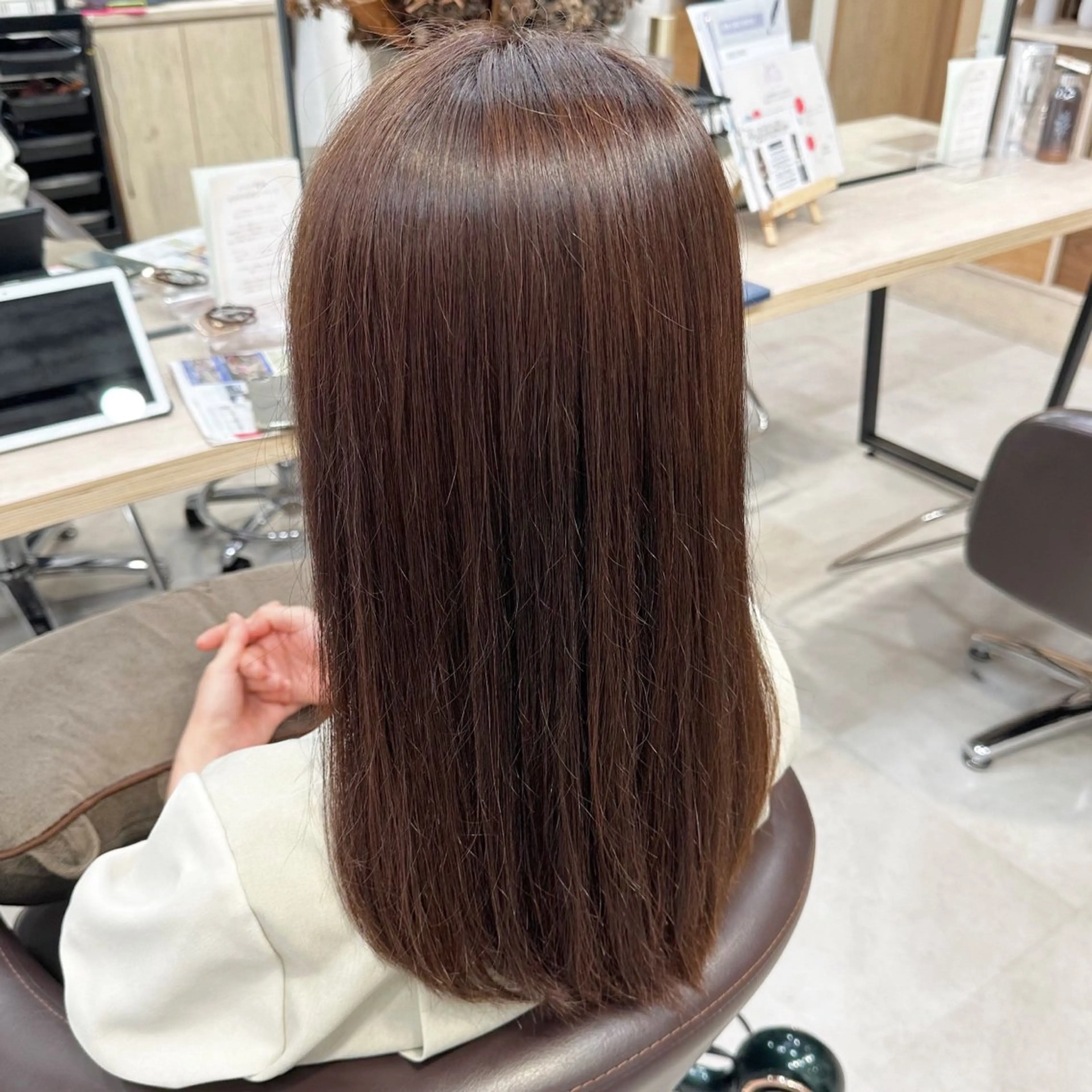 セミロング カット ピンク・ラベンダー 艶カラー🍁かえでのヘアスタイル