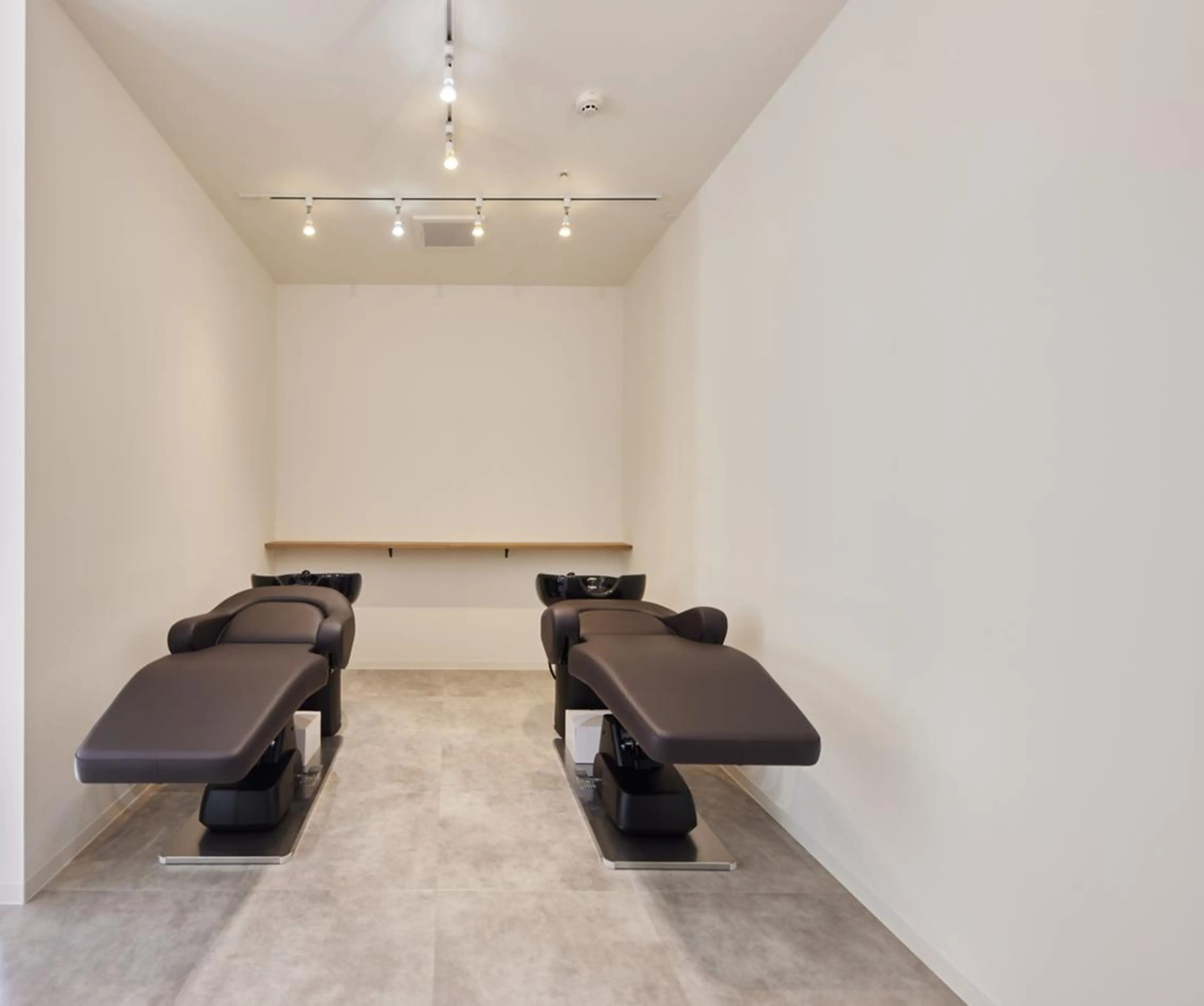 カラー パーマ ショート キッズ ヘアアレンジ アディクシーカラー アッシュ バレイヤージュ ミストバング ブリーチ 初めでも安心🌟 newi町田✂のヘアスタイル