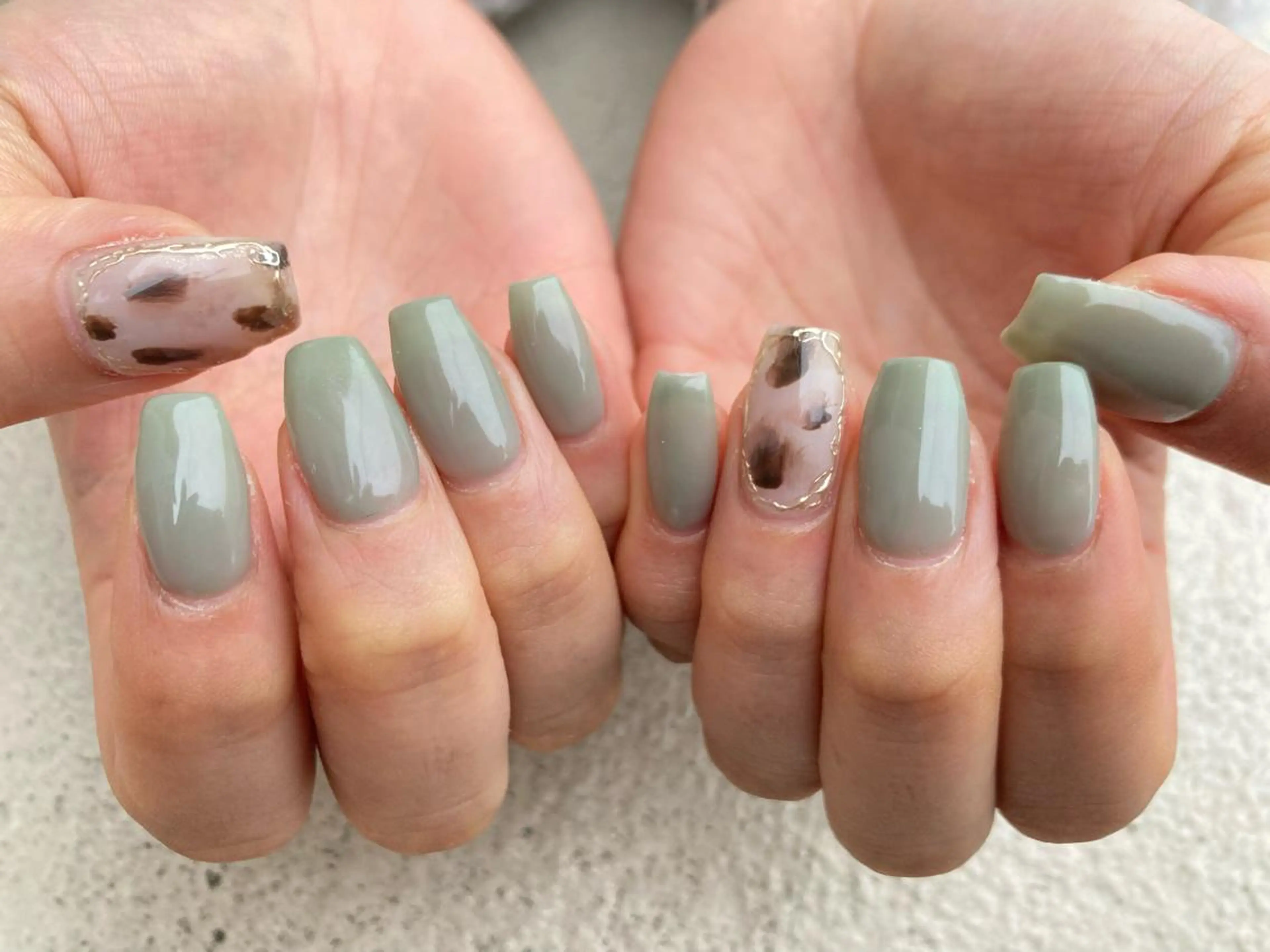 ミディアム ネイル ハンドネイル フットネイル ✴︎ Delightのネイルデザイン