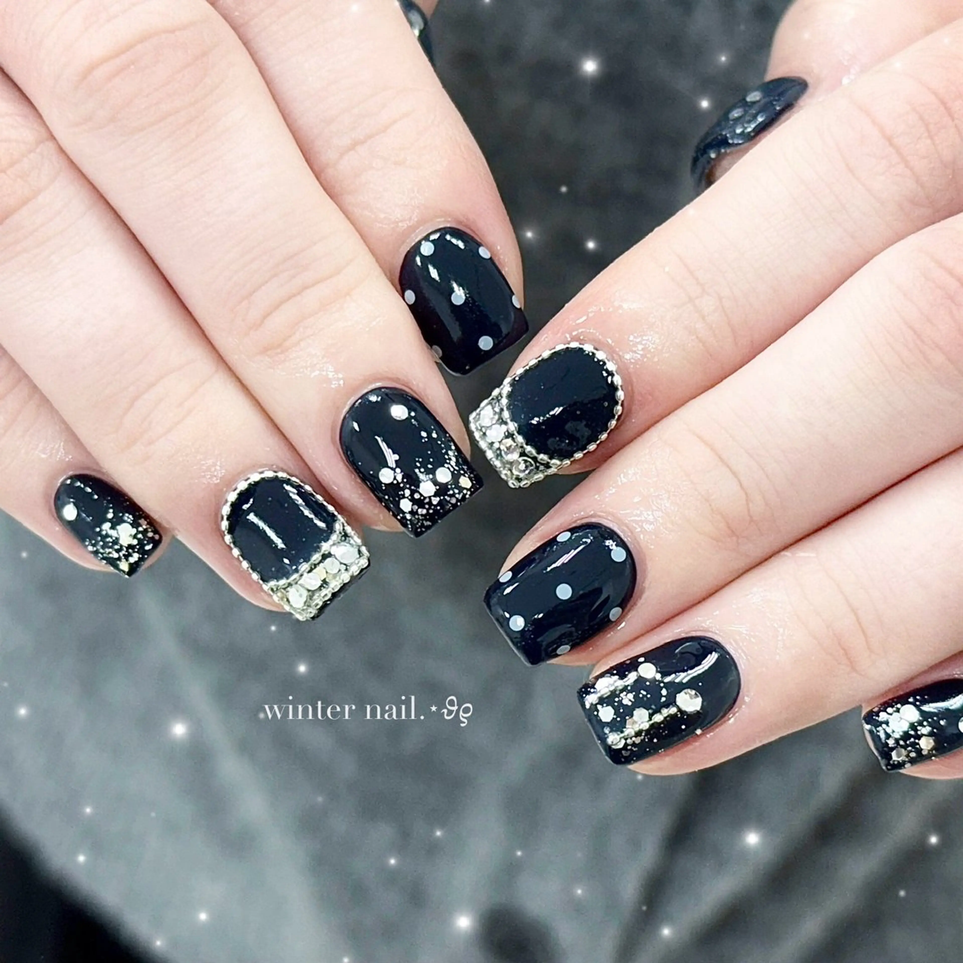ネイル ドット ネイビー 冬ネイル ハンドネイル Purasia高橋✧ マグ/地雷/Y2Kのネイルデザイン