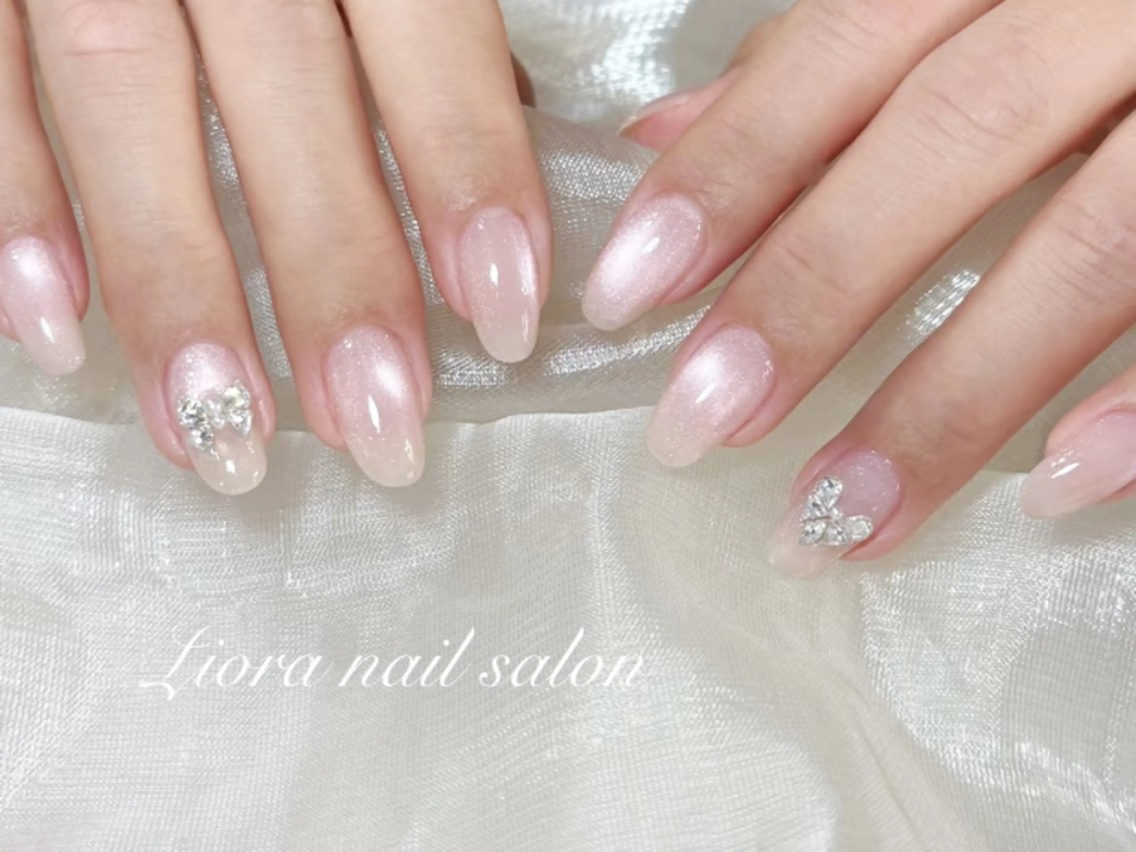 ネイル フレンチネイル ジェルネイル ガーリー グラデーション キラキラネイル ハンドネイル Liora nail 1のネイルデザイン