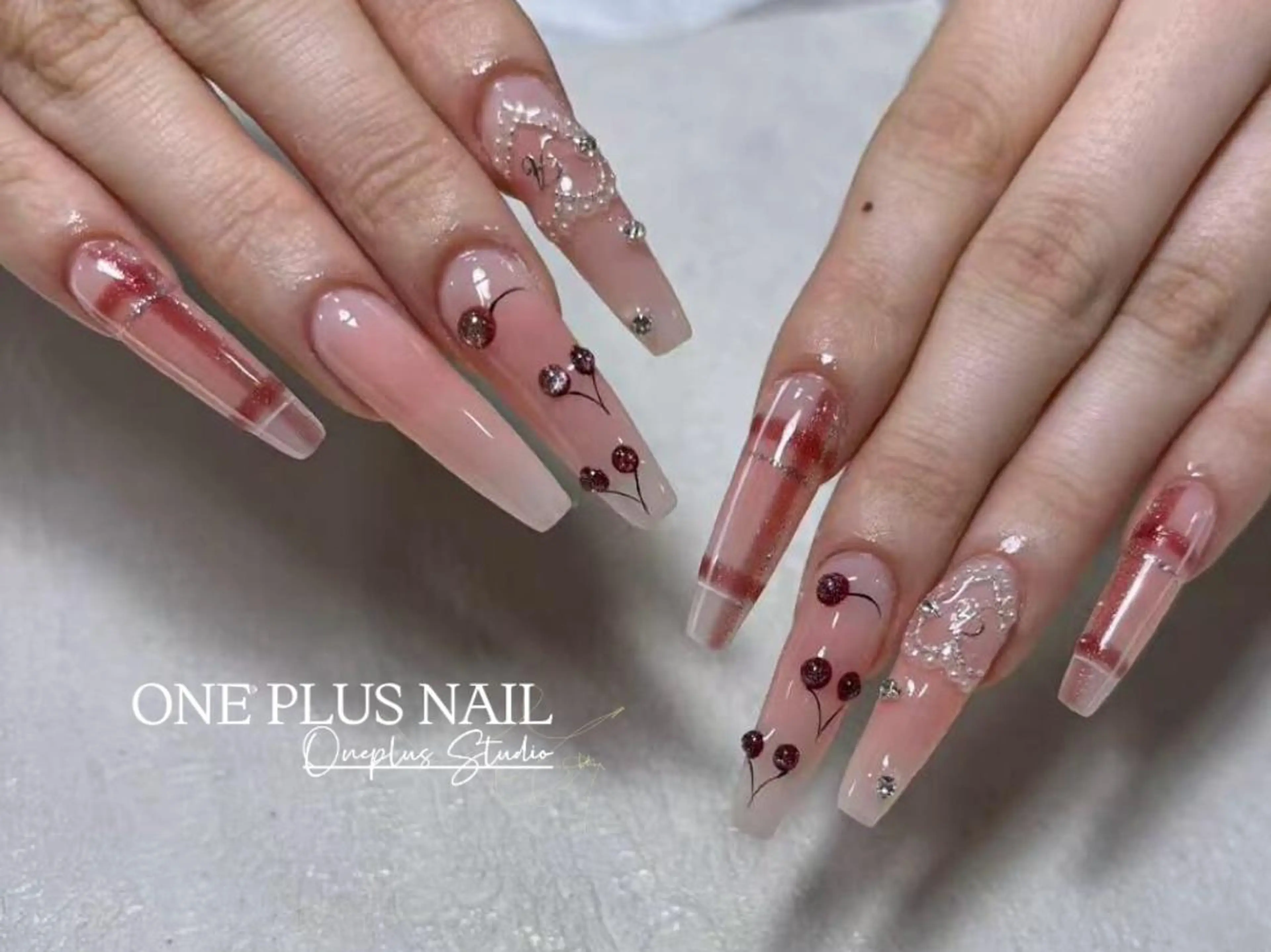 ネイル アートネイル オーロラネイル ガーリー キラキラネイル 韓国ネイル One plus StudioNailのネイルデザイン