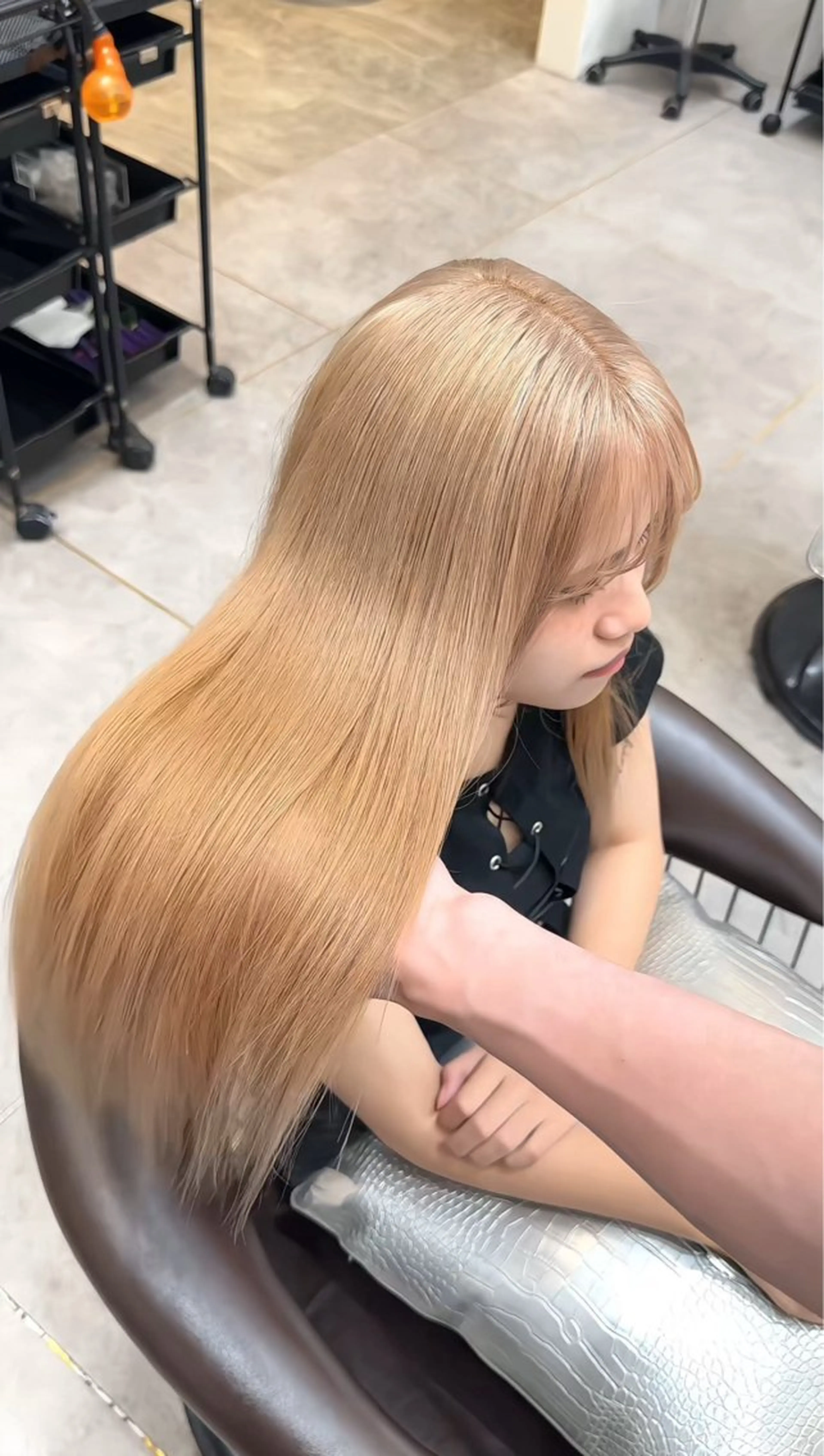 ロング ロング ヘアカラー 坂口 京平のヘアスタイル