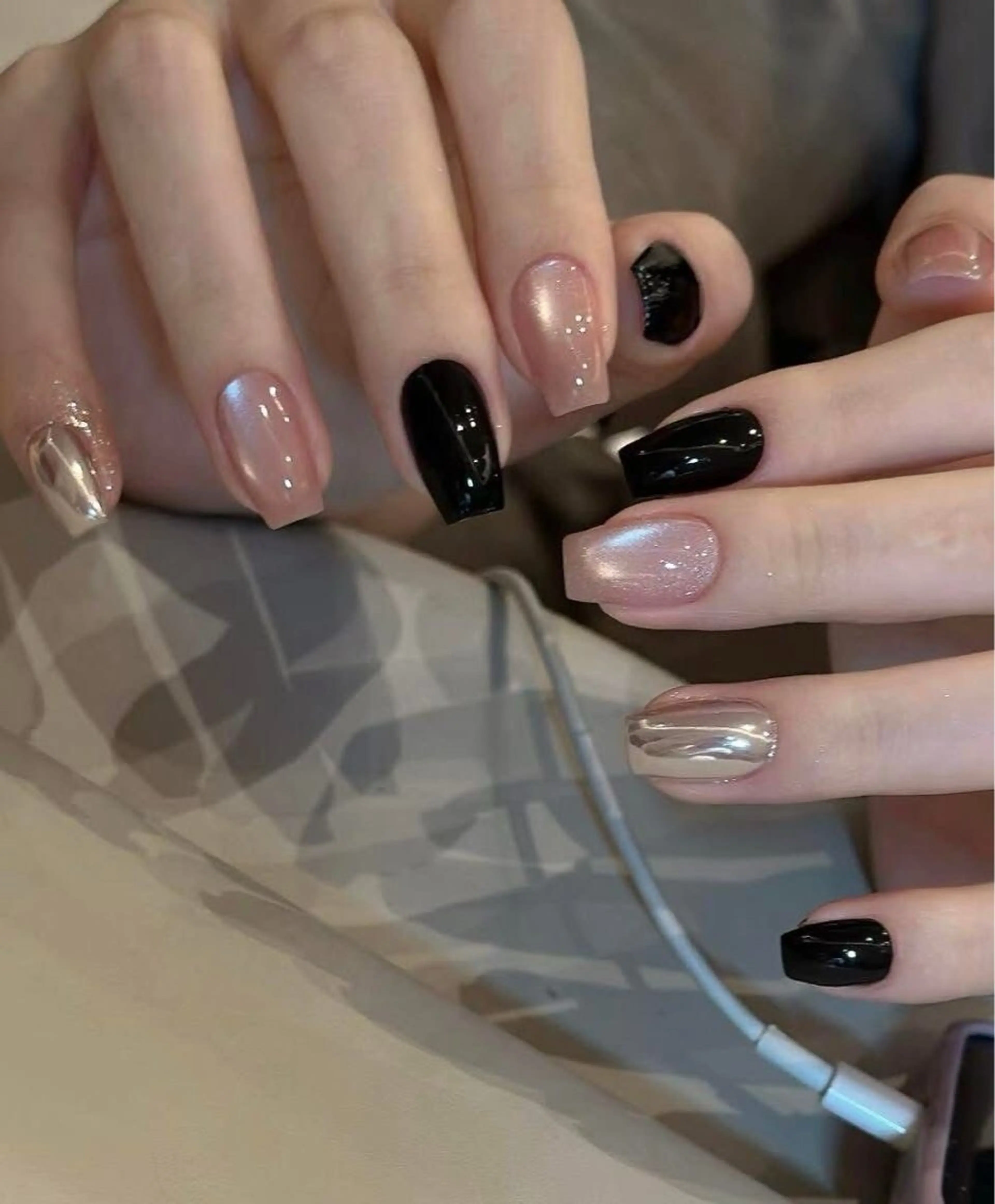 ネイル フットネイル ジェルネイル キラキラネイル マグネットネイル 持ち込み ハンドネイル Diamond  Salon所属・Hain Hainのネイルデザイン