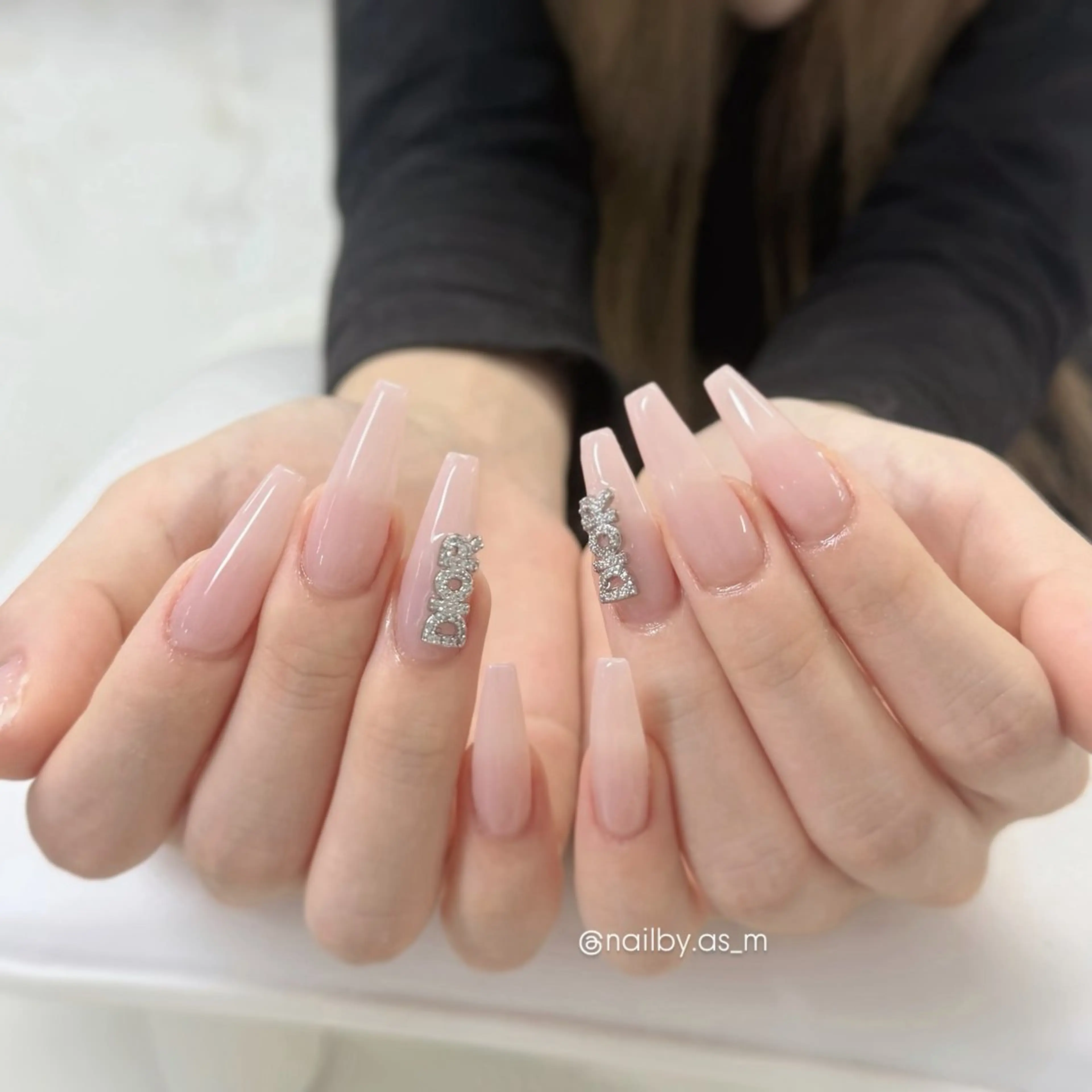 ネイル MARU Nail Salon所属・落合 明日美のネイルデザイン