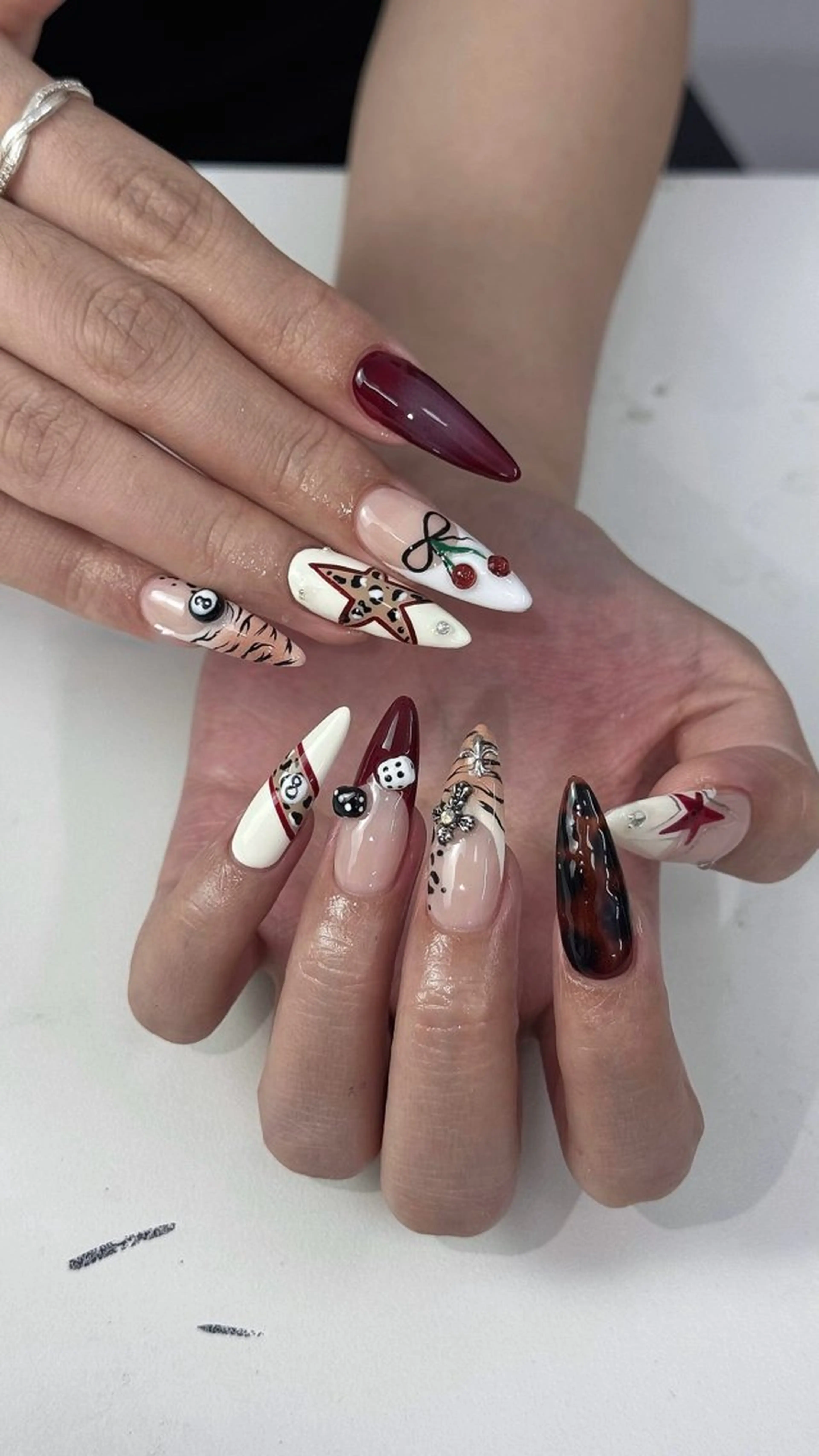 ネイル アートネイル オーロラネイル ブルー チークネイル フットネイル ハンドネイル NAILS168 新大久保店のネイルデザイン