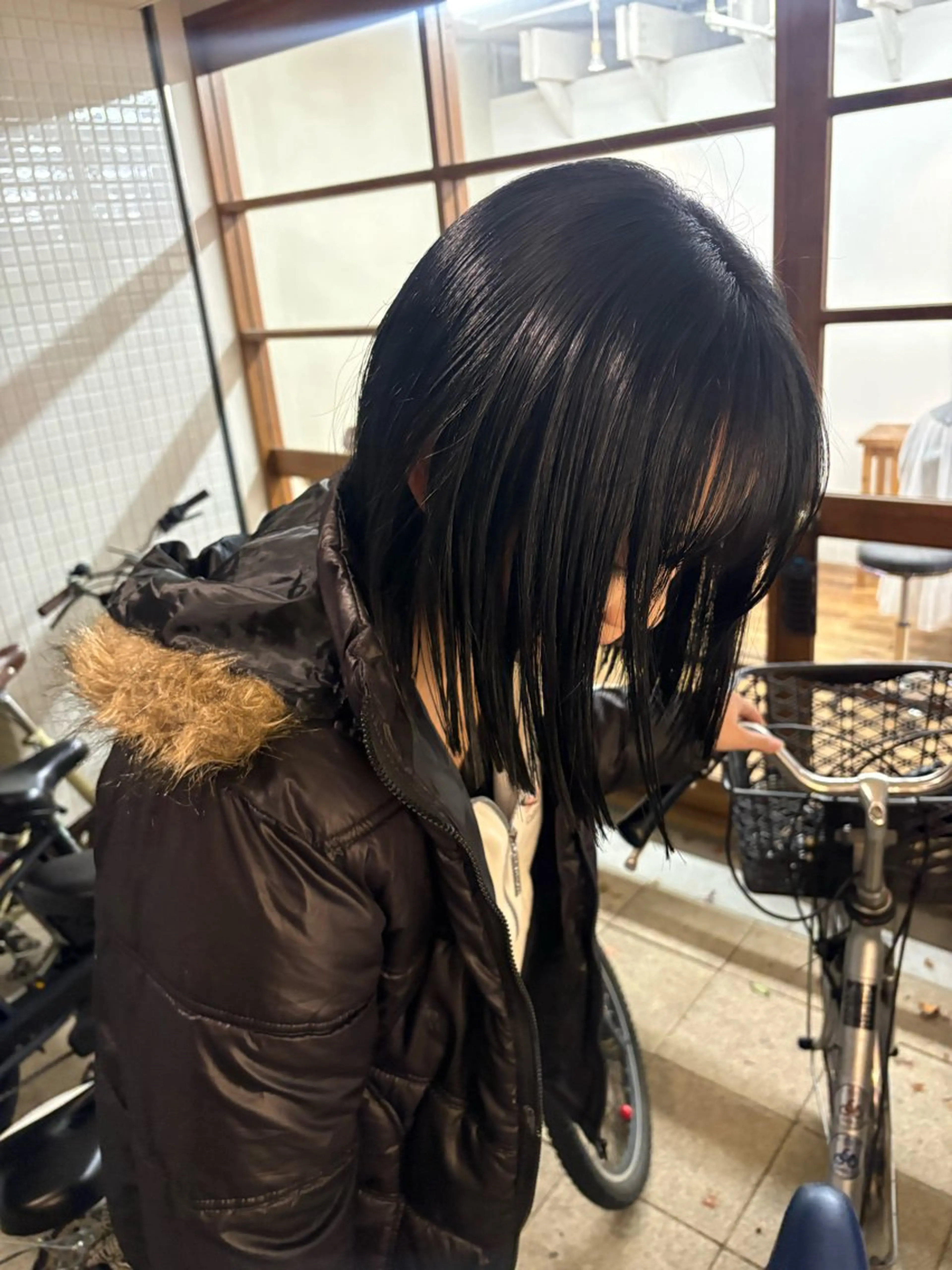 ショート カラー 切りっぱなしボブ 黒髪 ブルーカラー ブルーブラック ボブ カット ヘアカラー たにおか まなか /大阪/暖色カラーのヘアスタイル