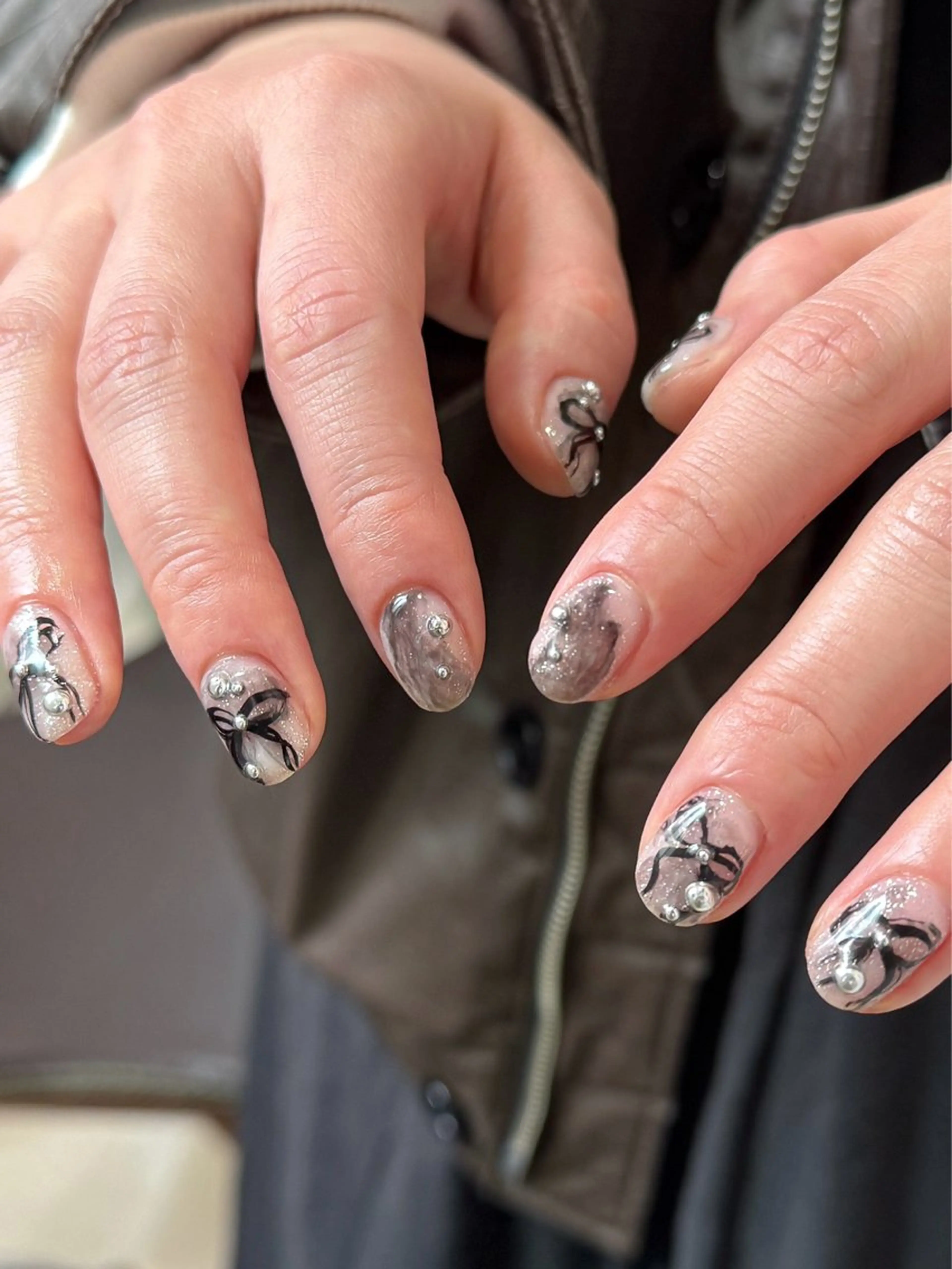 ネイル フラッシュネイル 持ち込み リボン ホワイト ハンドネイル pointillé .ayaのネイルデザイン