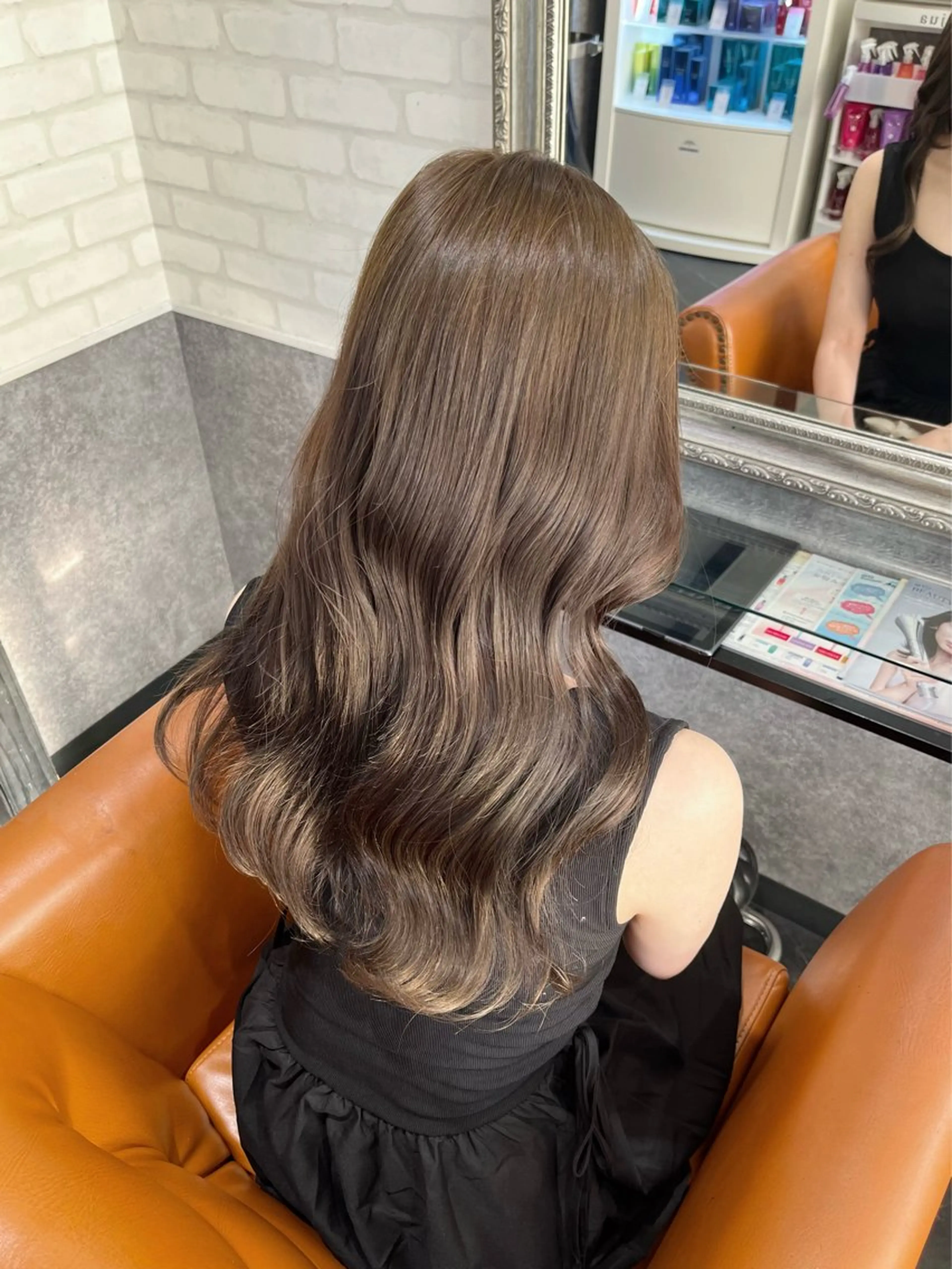 ロング カラー LUNON fieju所属・松本 沙城のヘアスタイル