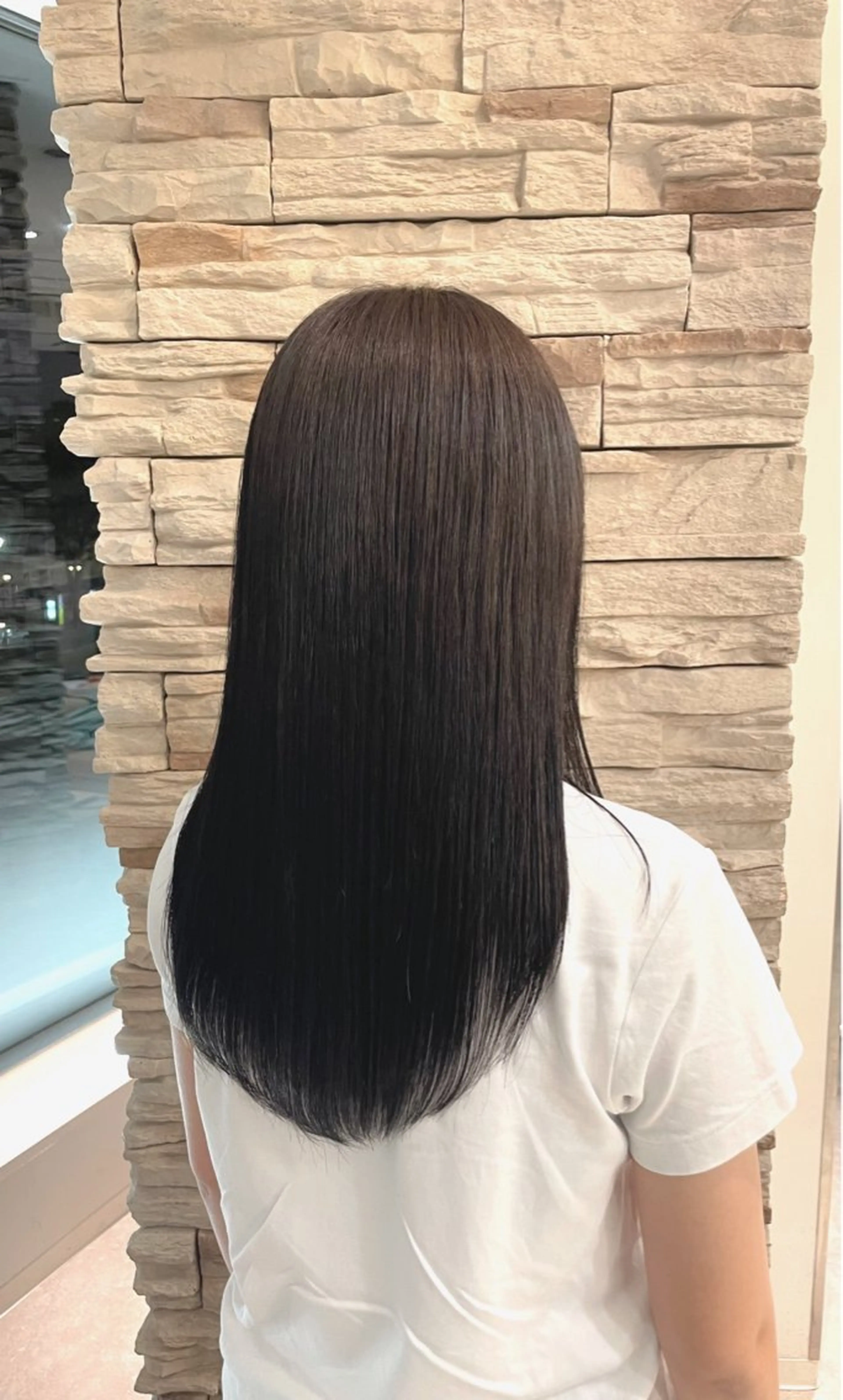 ロング レナークアリア 梅津美憂のヘアスタイル