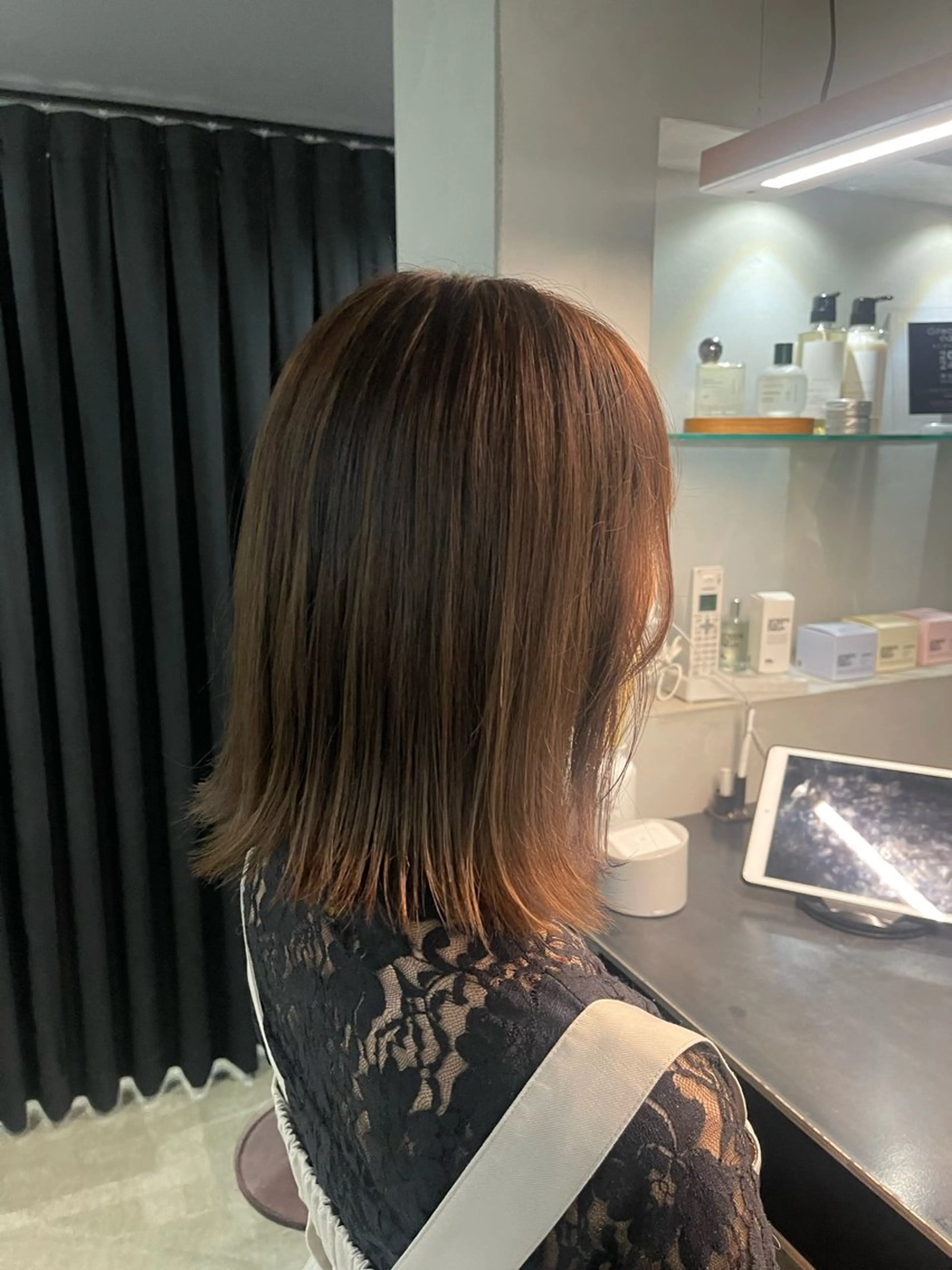 ミディアム カラー ベージュカラー ブリーチ モカベージュ ブリーチなしカラー ヘアカラー inchelsea ririkaのヘアスタイル