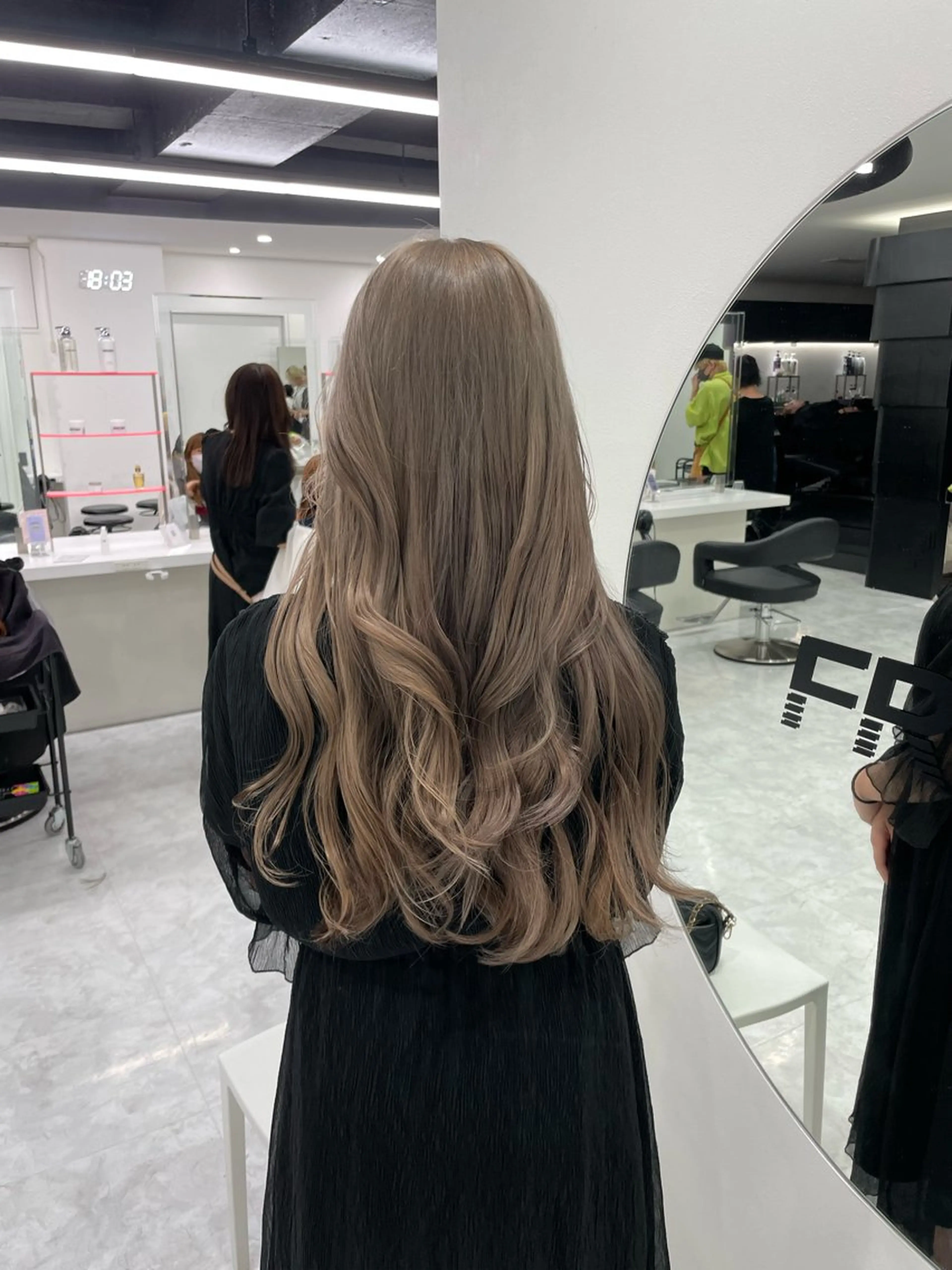 ロング 💍大人デザイン /ハイトーン♡リクトのヘアスタイル