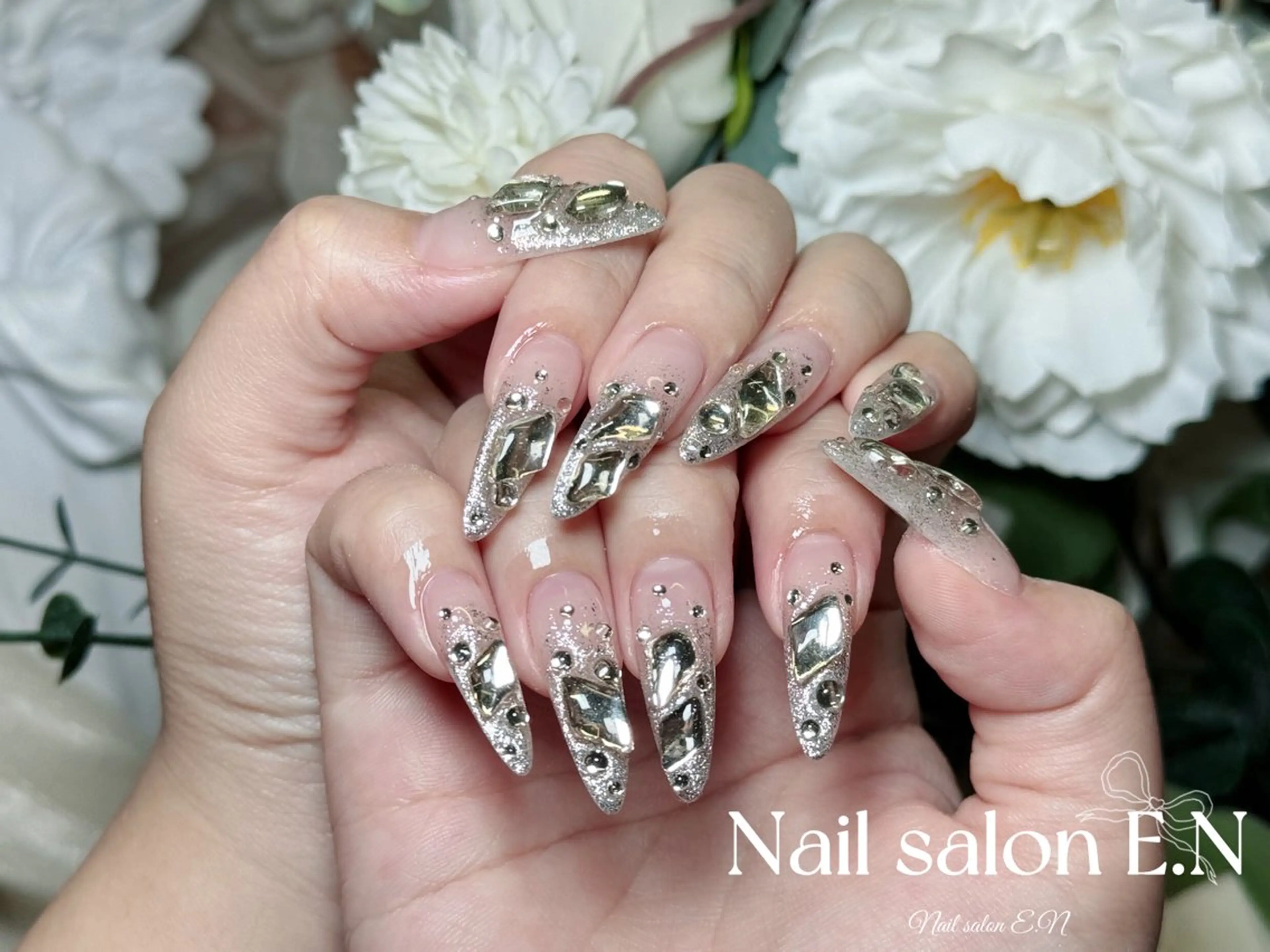 ネイル アートネイル オーロラネイル ブラウン クリアネイル フレンチネイル ハンドネイル E.N🦋 長さ出し/持ち込みのネイルデザイン