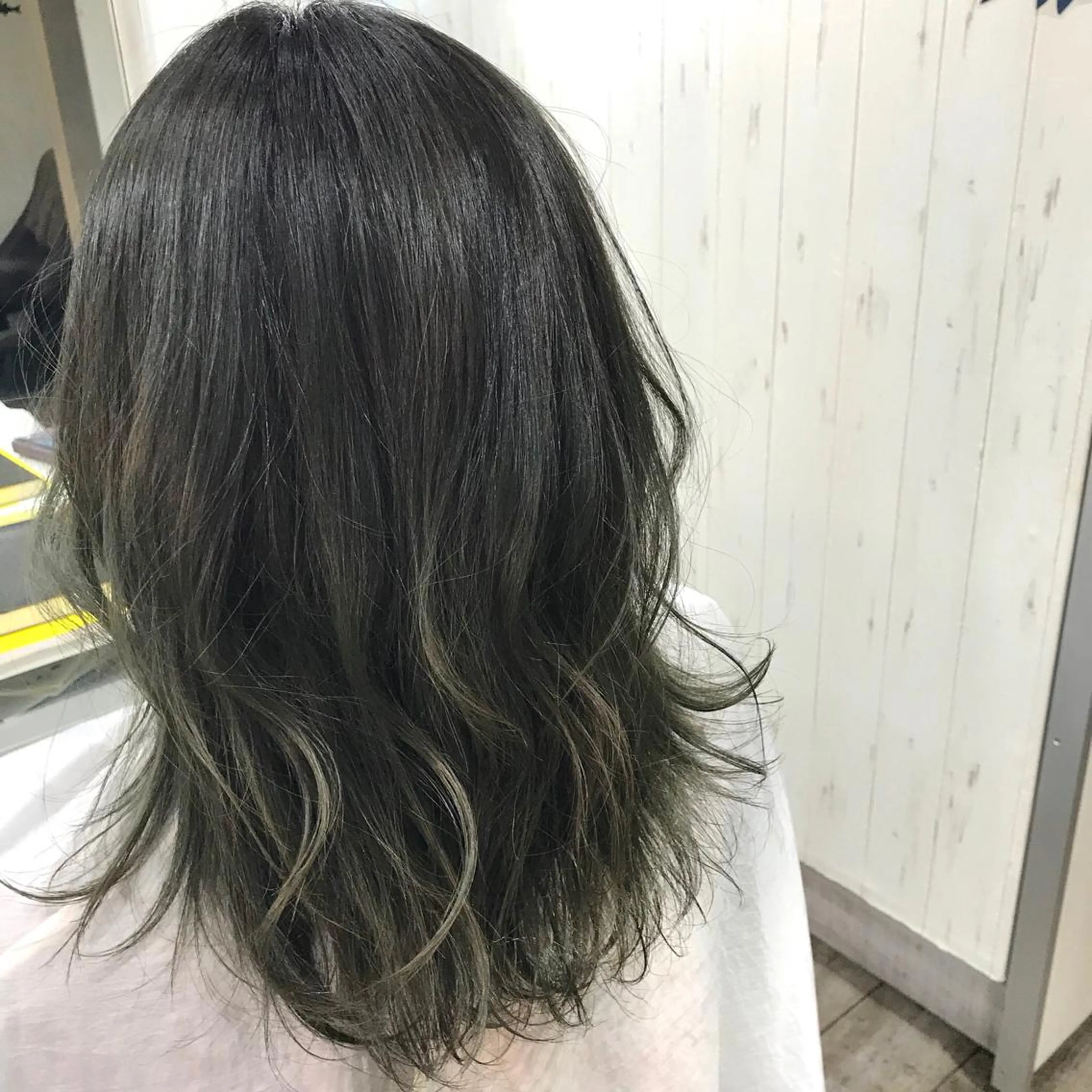 セミロング アッシュ ネモトメイナ🌿 今月末で退職しますのヘアスタイル
