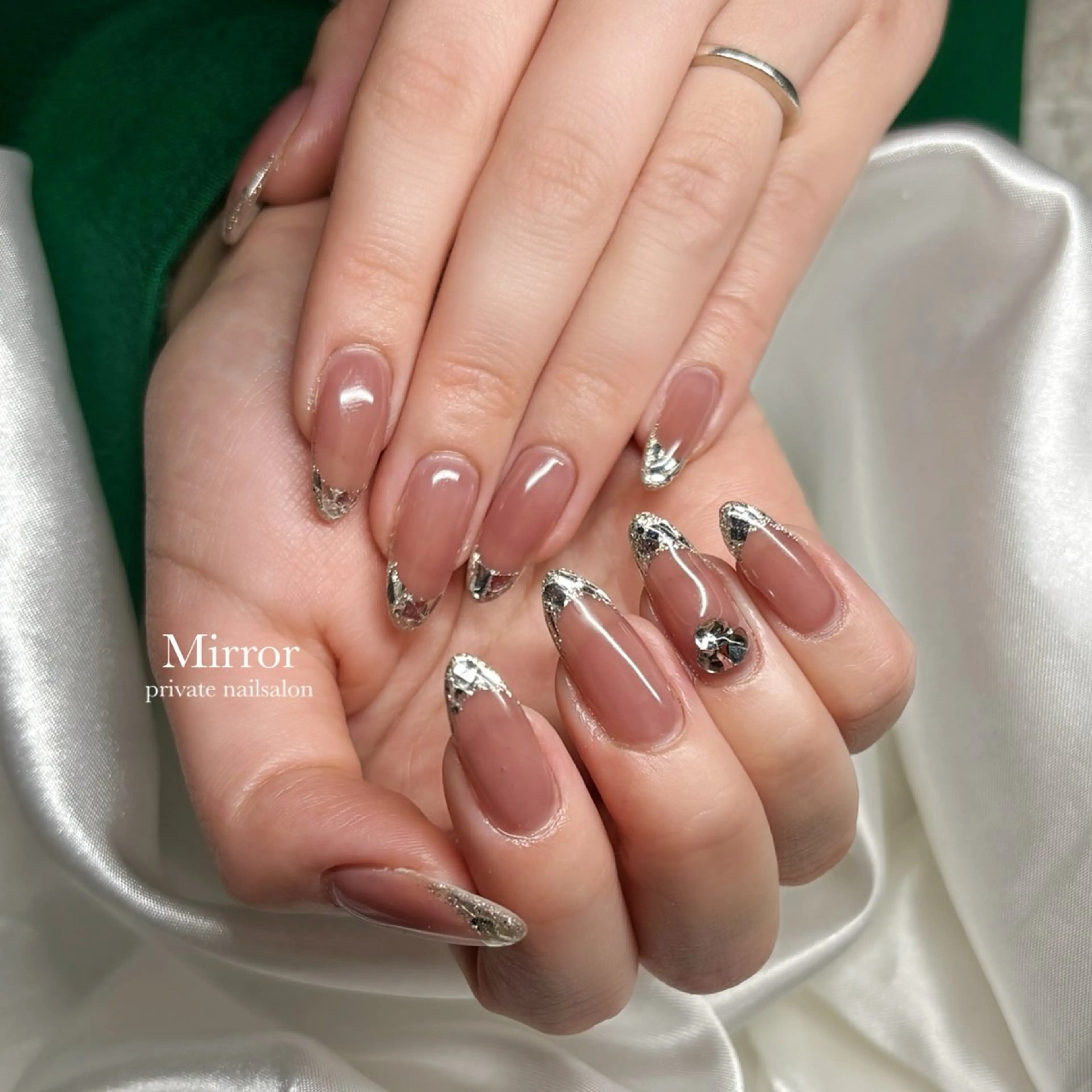 ネイル nailsalon Mirrorのネイルデザイン