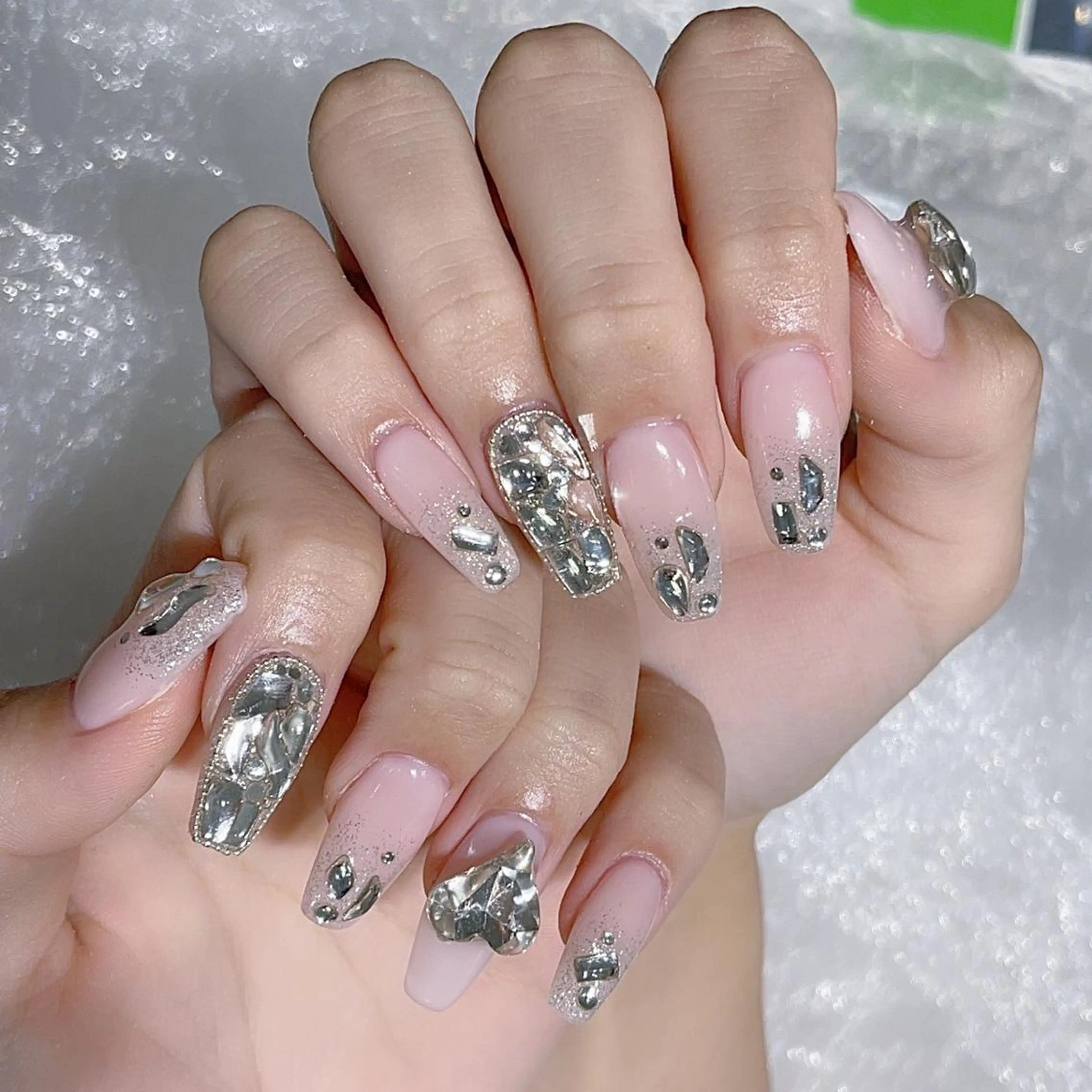 ネイル アートネイル 長さ出し スカルプネイル Queens テイのネイルデザイン