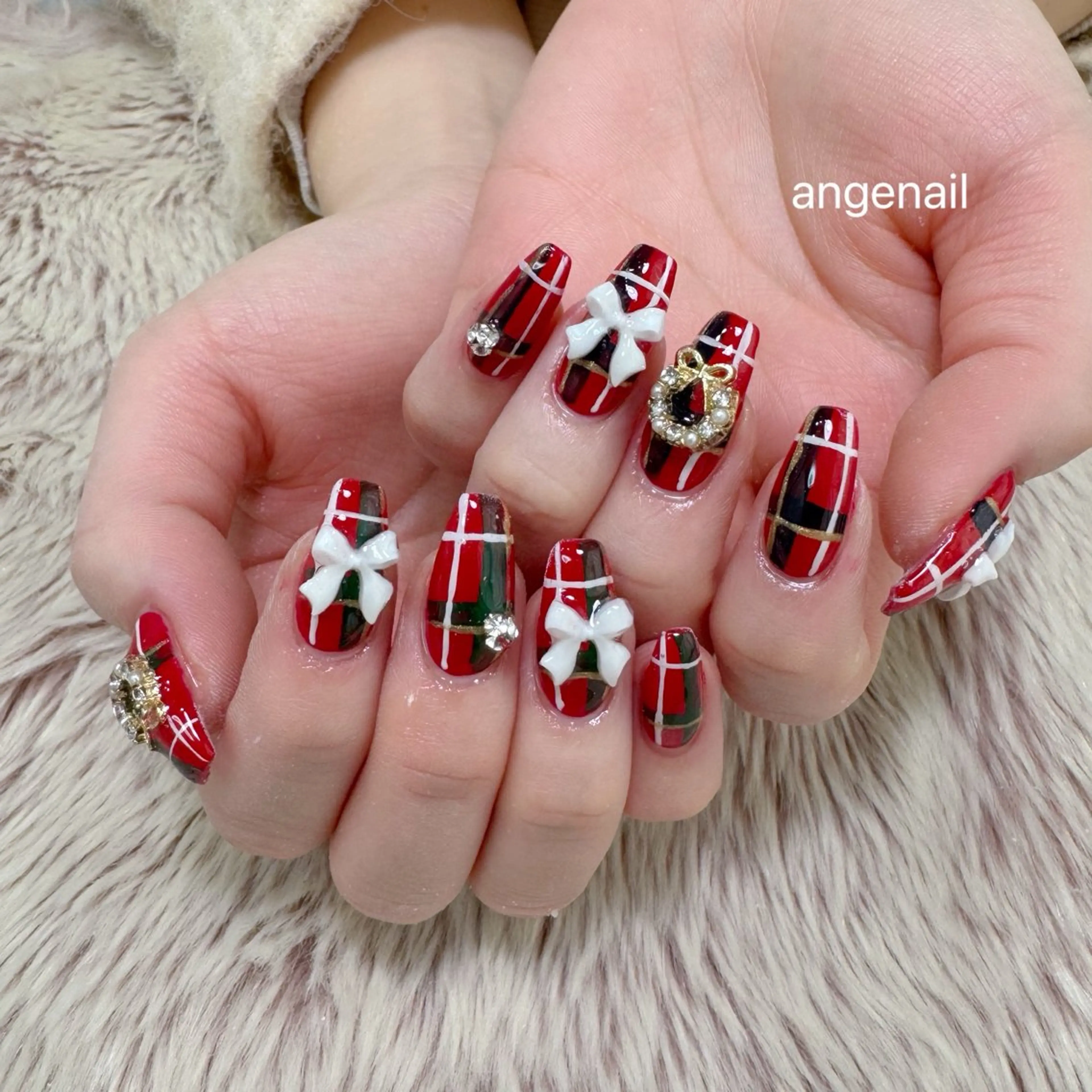 ネイル ハンドネイル オーナーネイリスト MAKIのネイルデザイン