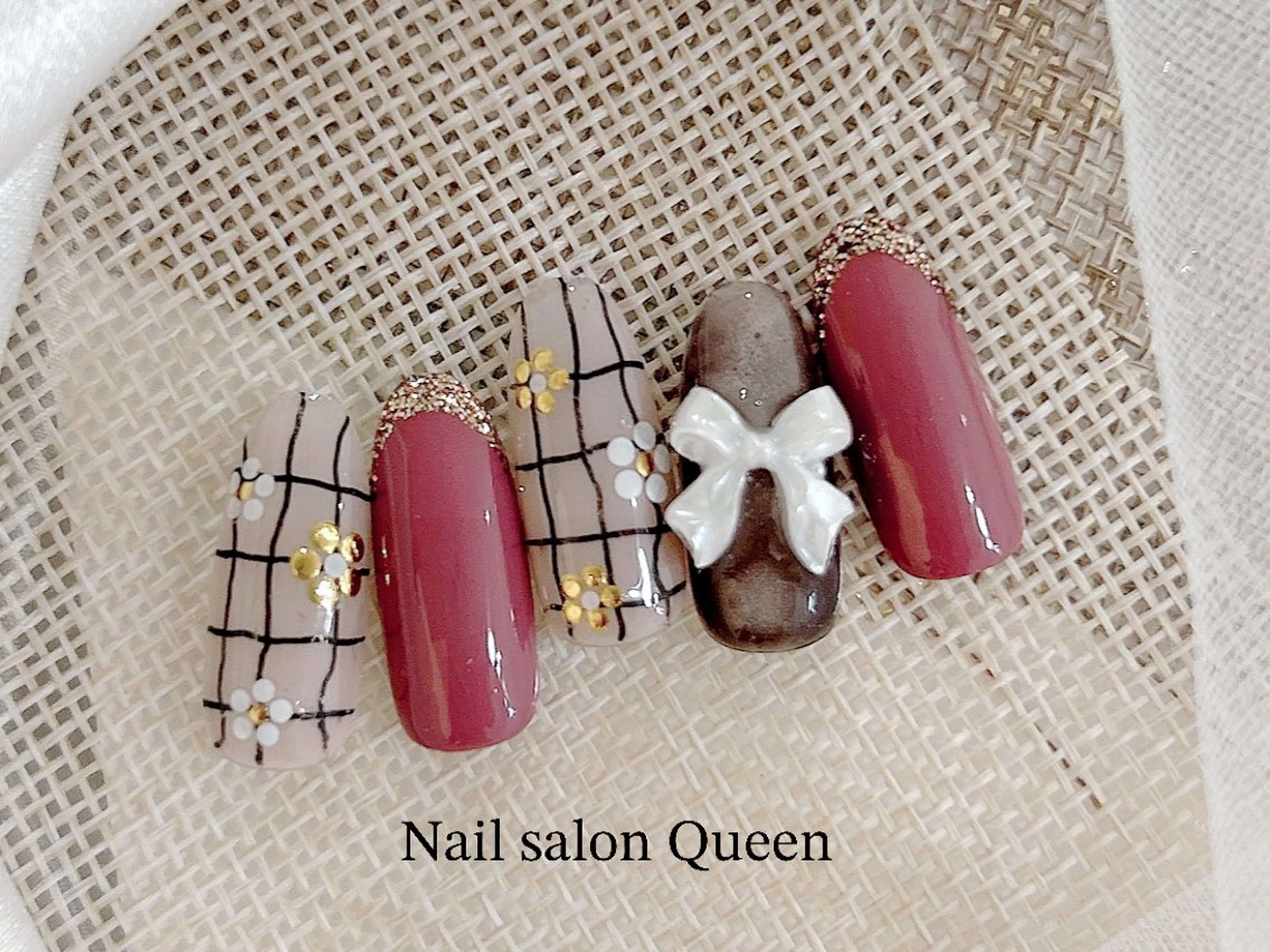 ネイル ハンドネイル ネイルサロンクイーン 東京/新宿/大久保のネイルデザイン