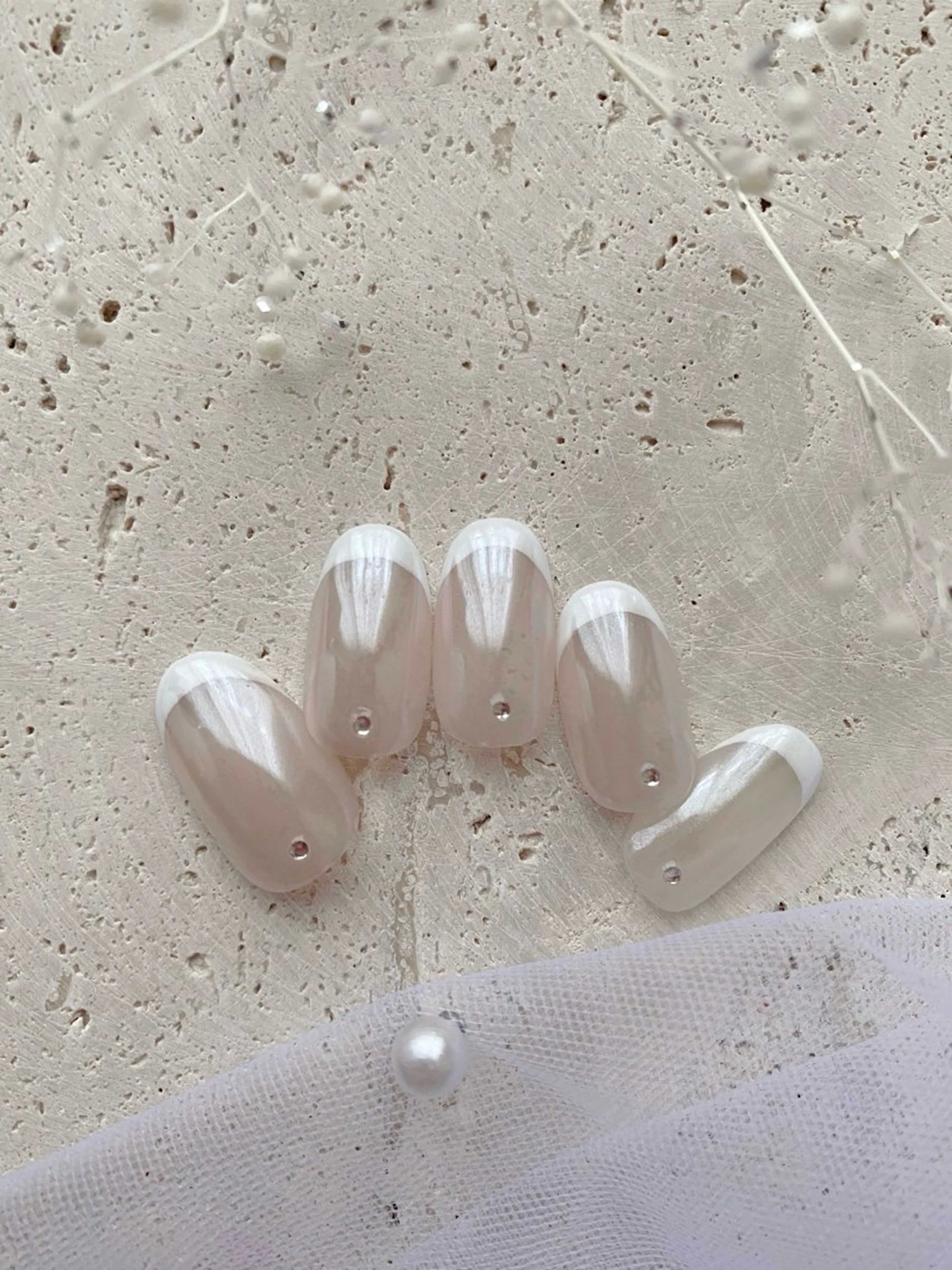 ネイル アートネイル オーロラネイル フレンチネイル 夏ネイル ハンドネイル iro +のネイルデザイン