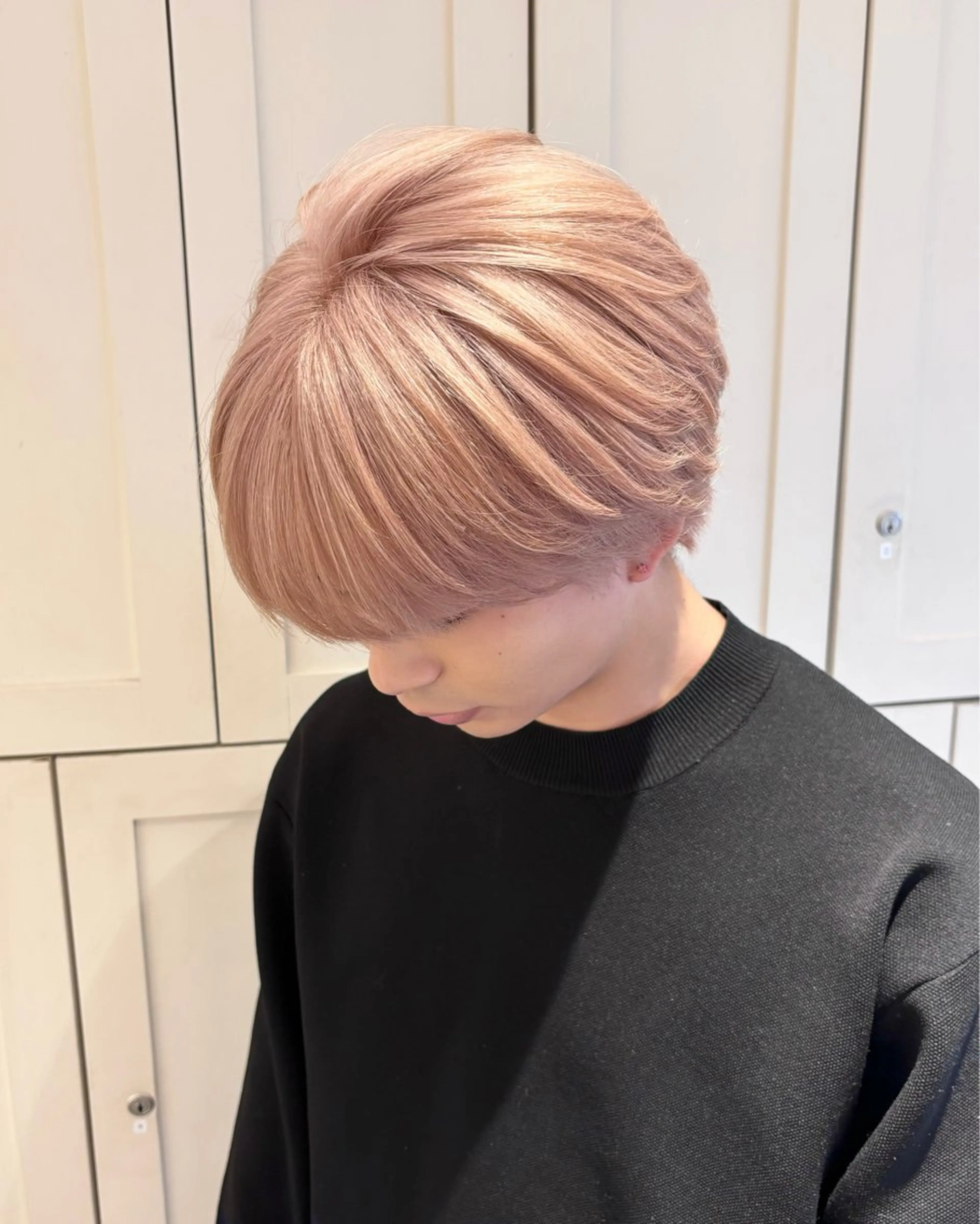 ショート カラー メンズ メンズハイトーン ベージュカラー ハイトーンカラー ミルクティーベージュ ブリーチ特化 ハイトーンRYOYAのヘアスタイル