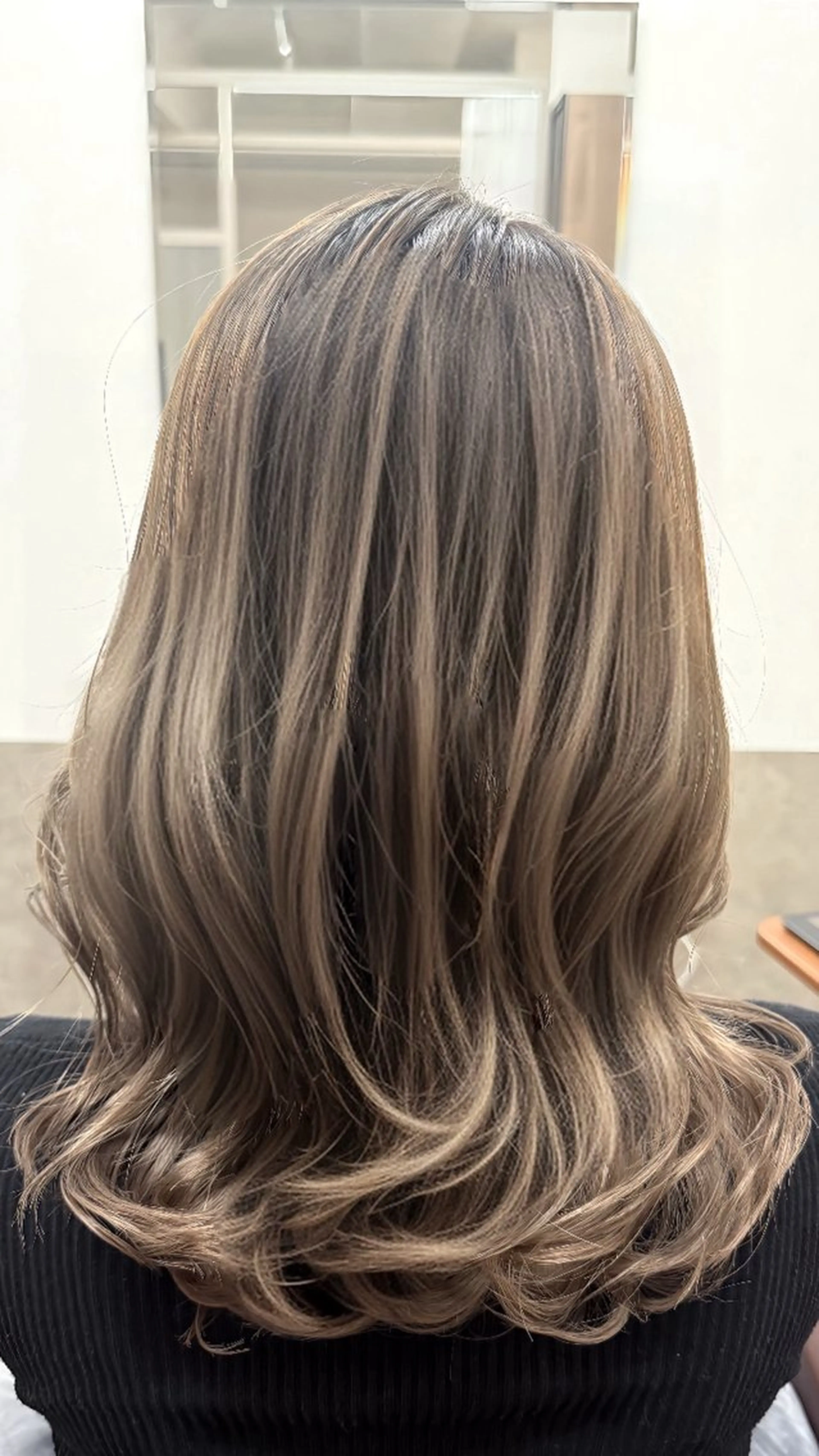 ミディアム 髪質改善🪽半個室 サロン新宿3丁目のヘアスタイル