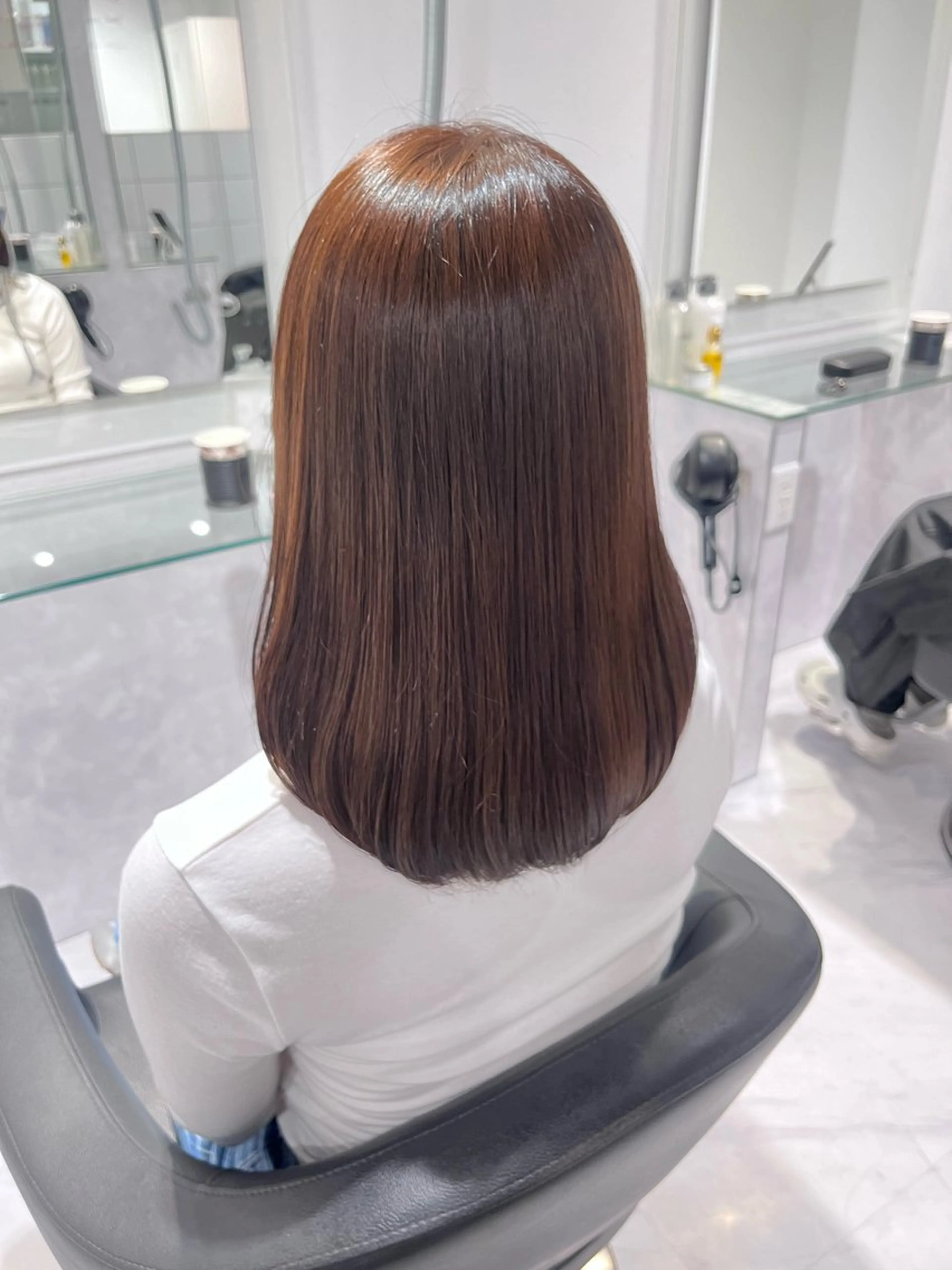 ミディアム カラー 🫧うる艶トレンド 🫧透明感カラーのヘアスタイル