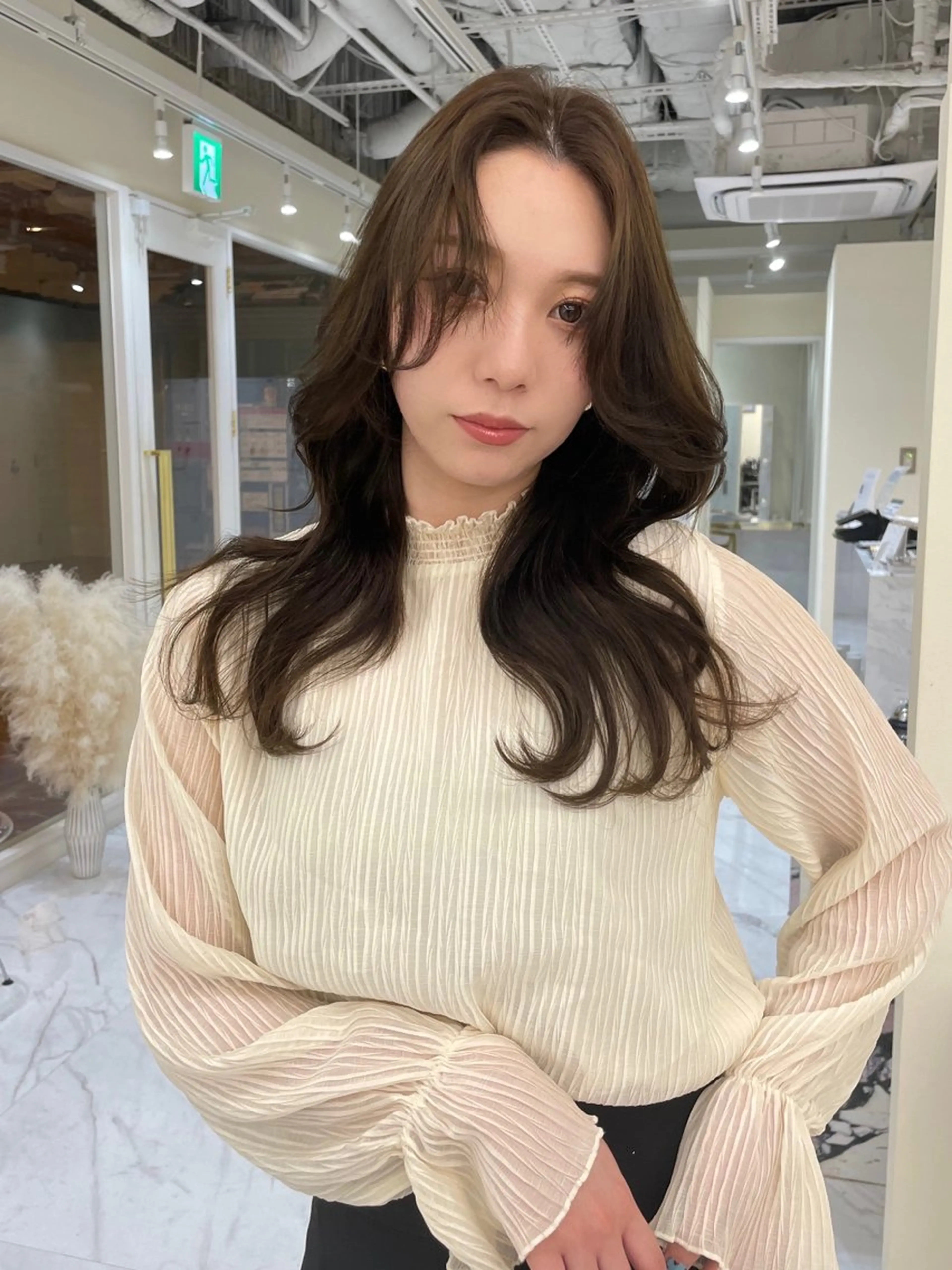 ロング カラー ヘアアレンジ アッシュ ベージュカラー ブリーチ 透明感カラー ダブルカラー カット ヘアカラー トリートメント maoブリーチ無し 似合わせカラーのヘアスタイル