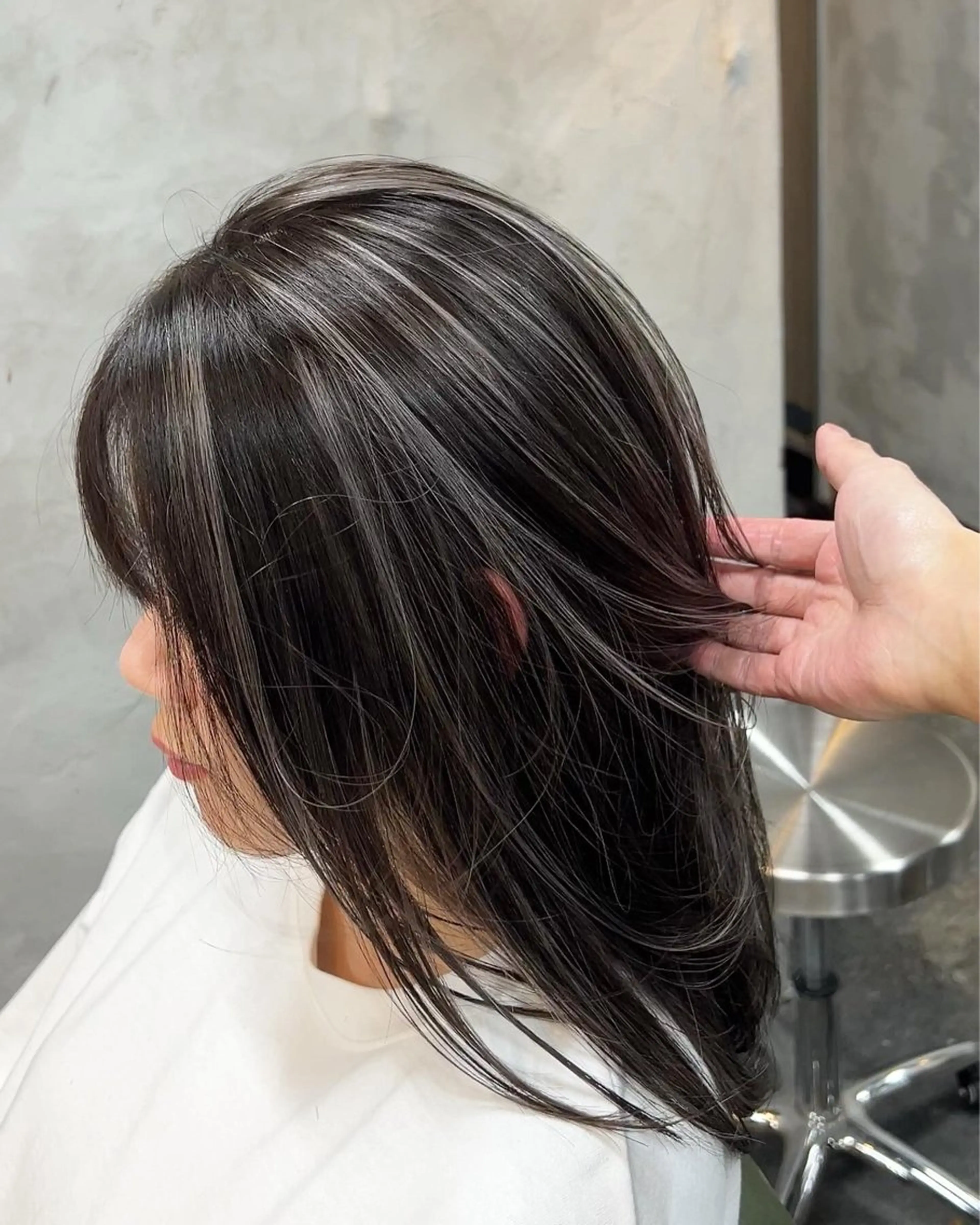 ミディアム カラー ヘアカラー トリートメント apollo yokohama所属・バレイヤージュ横浜 ハイライトのヘアスタイル