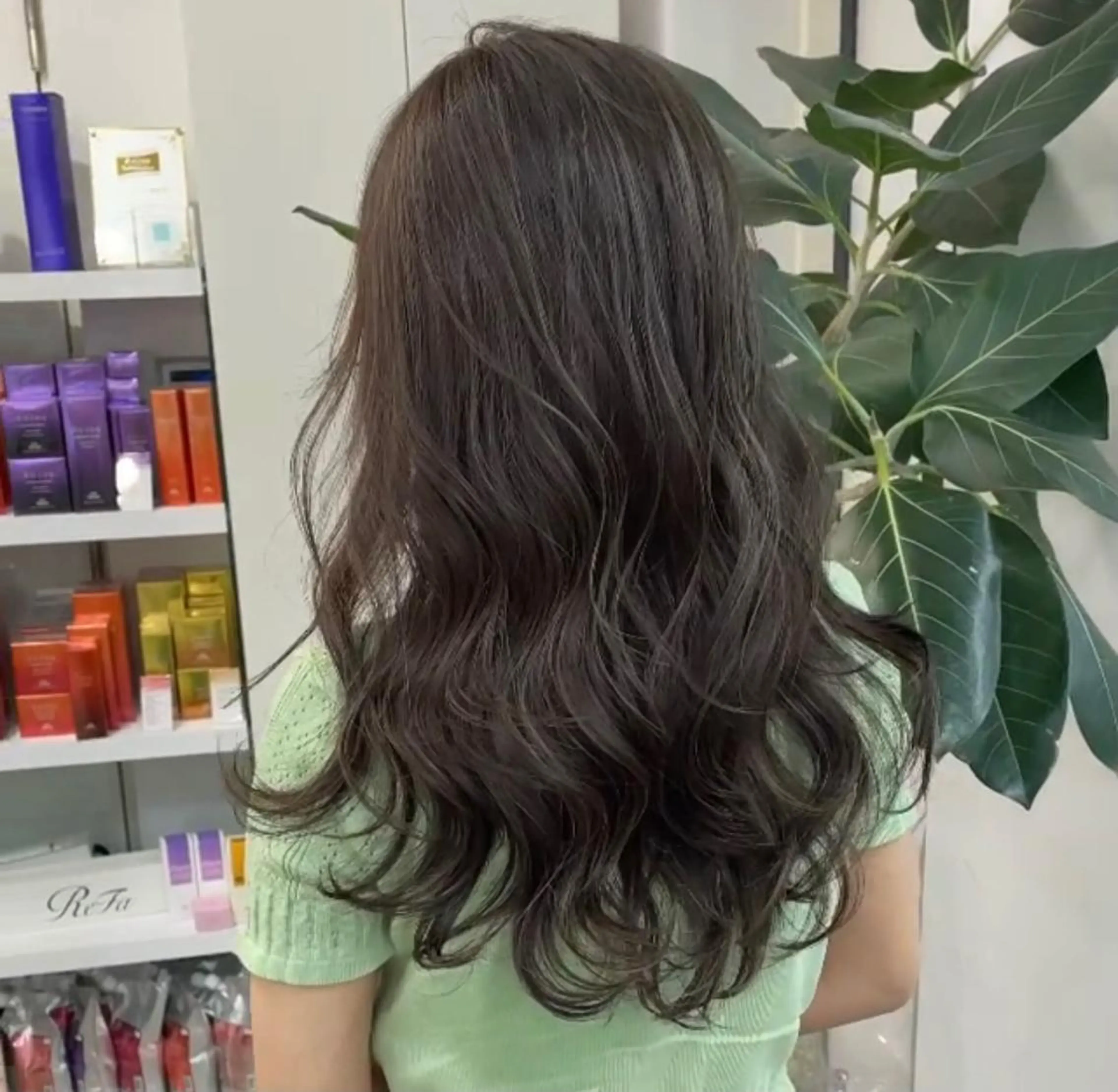 セミロング カラー ハイライトカラー ハイライト Ayuri🫧 Diar Blueのマツエク・マツパデザイン