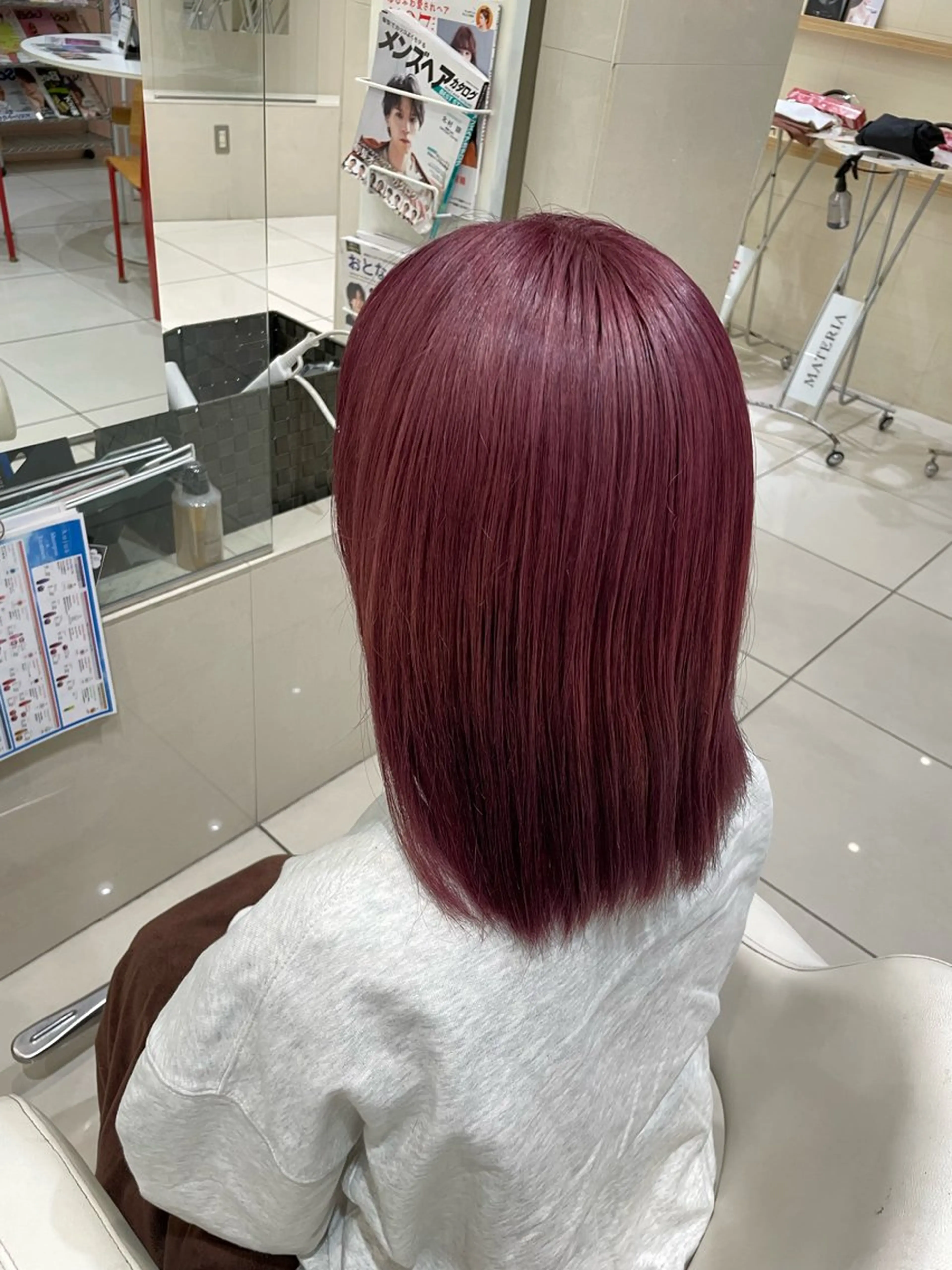 ミディアム カラー ブリーチ ピンクカラー レッドカラー 髪質改善 カット ヘアカラー トリートメント 石川 英美花のヘアスタイル