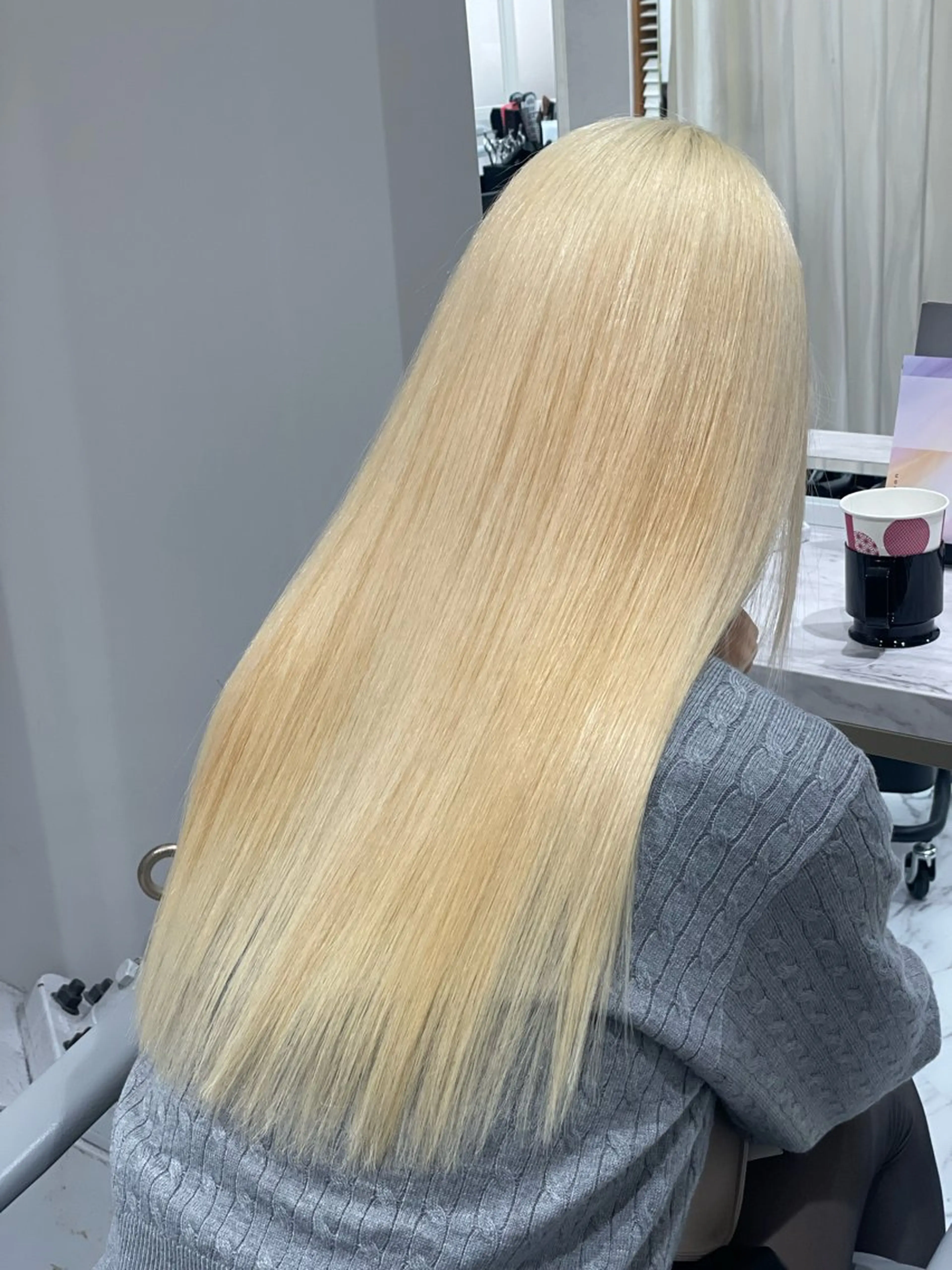 ロング カラー カット ヘアカラー トリートメント youres hair 新宿3丁目店所属・🍫ハイトーン✖︎ 髪質改善🍫柴田のヘアスタイル