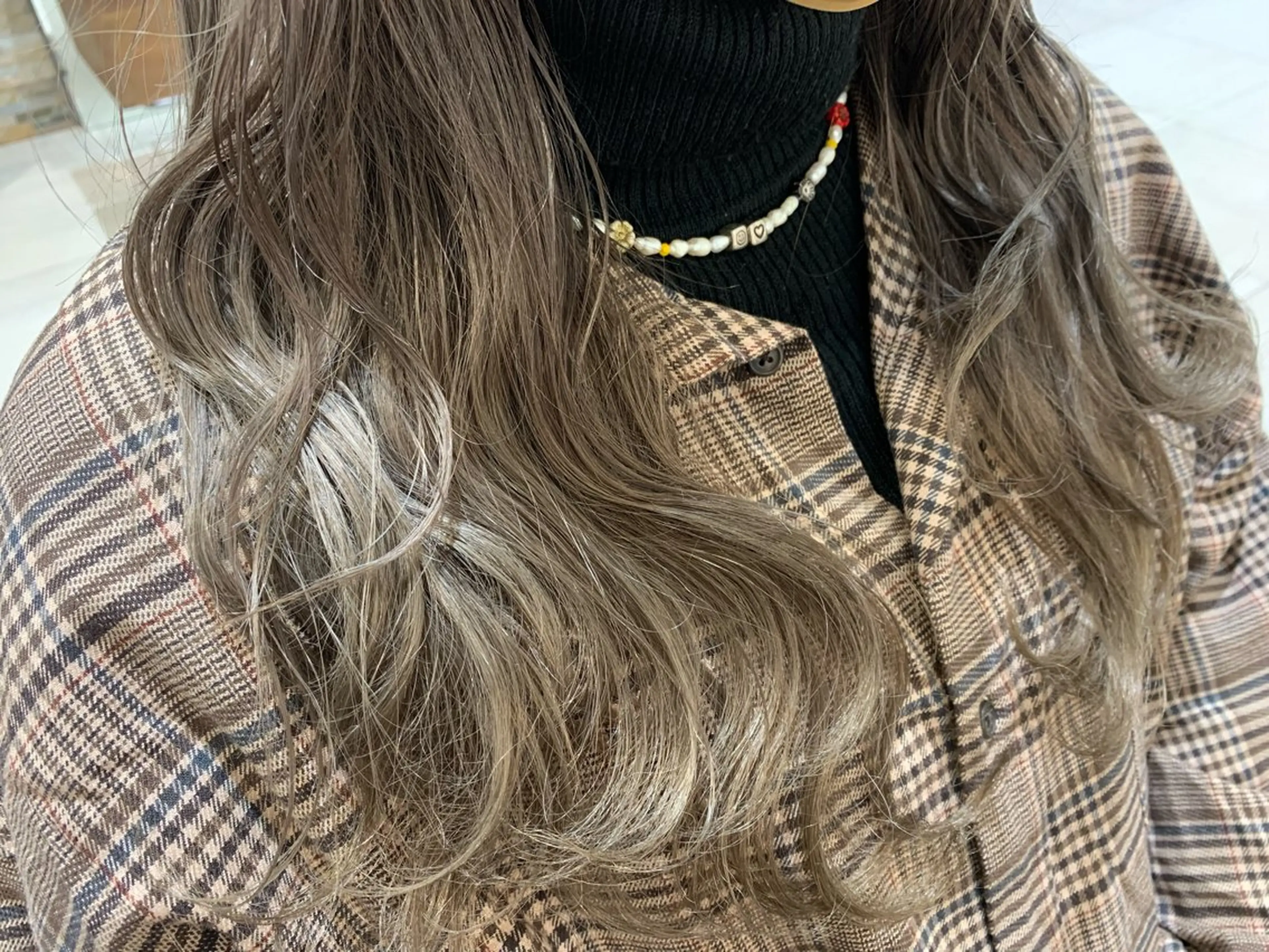 ロング カラー ブリーチ 若林 美由希のヘアスタイル